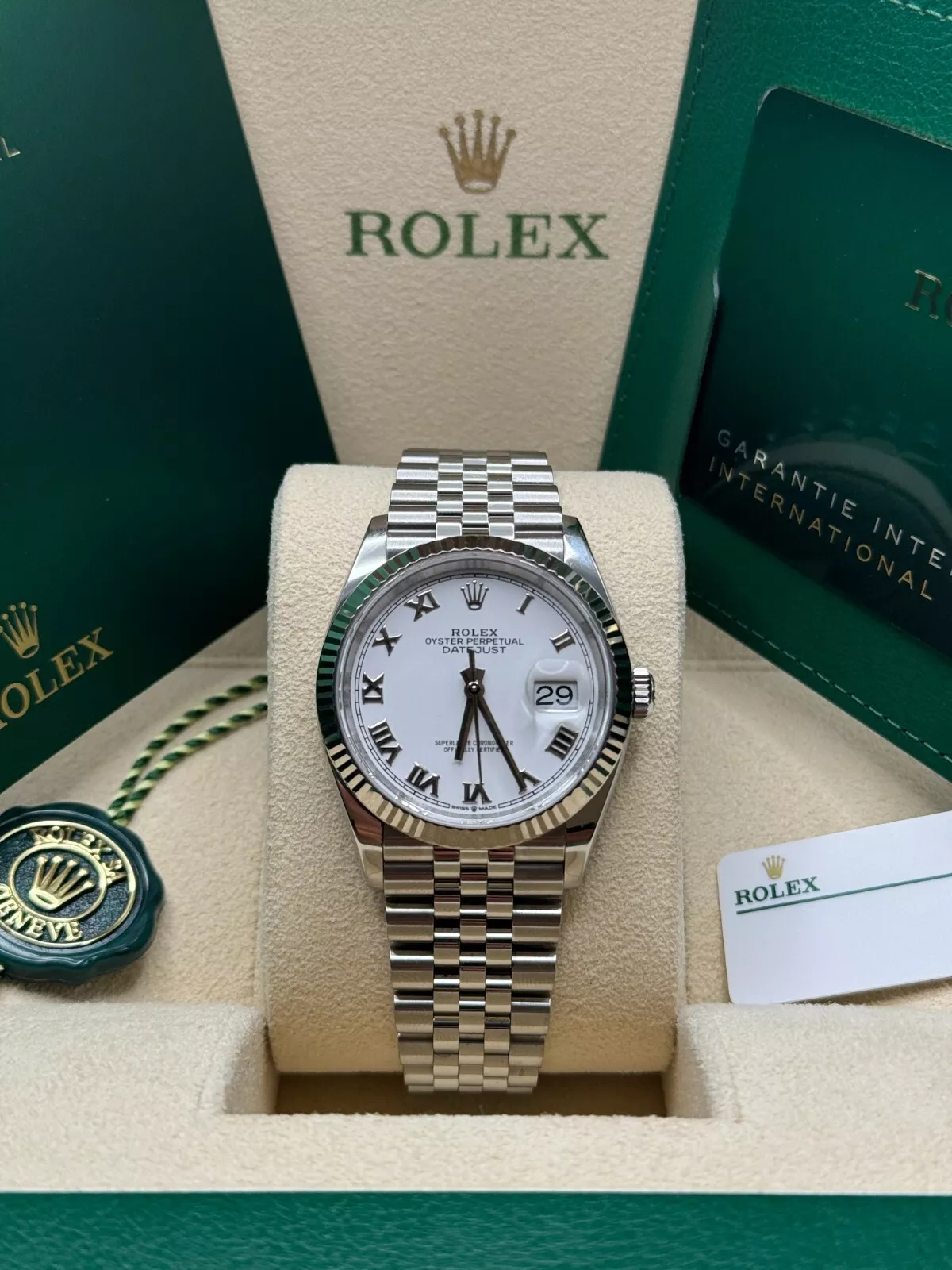 [Super Clone]RLX Datejust 41mm Smooth Bezel White Roman Dial Jubilee - 126300-0016