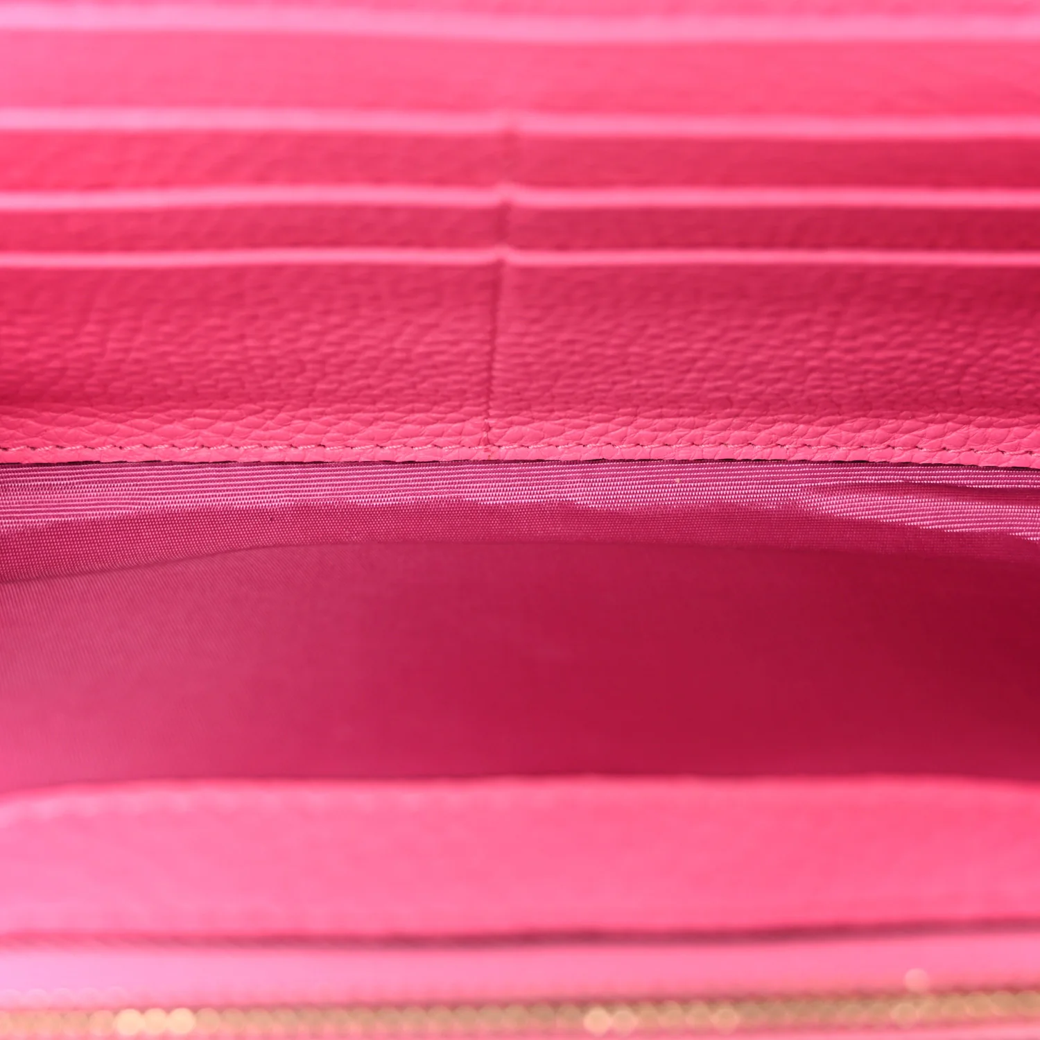 Pebbled Calfskin Rockstud Flip Lock Wallet On Chain Feminine Pink
