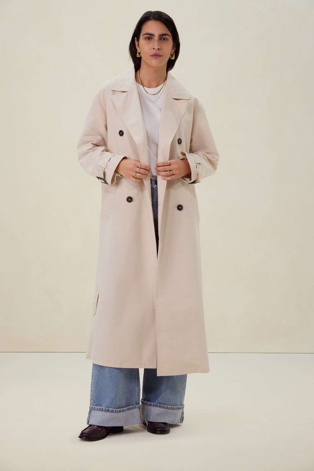 Beige trenchcoat met ceintuur