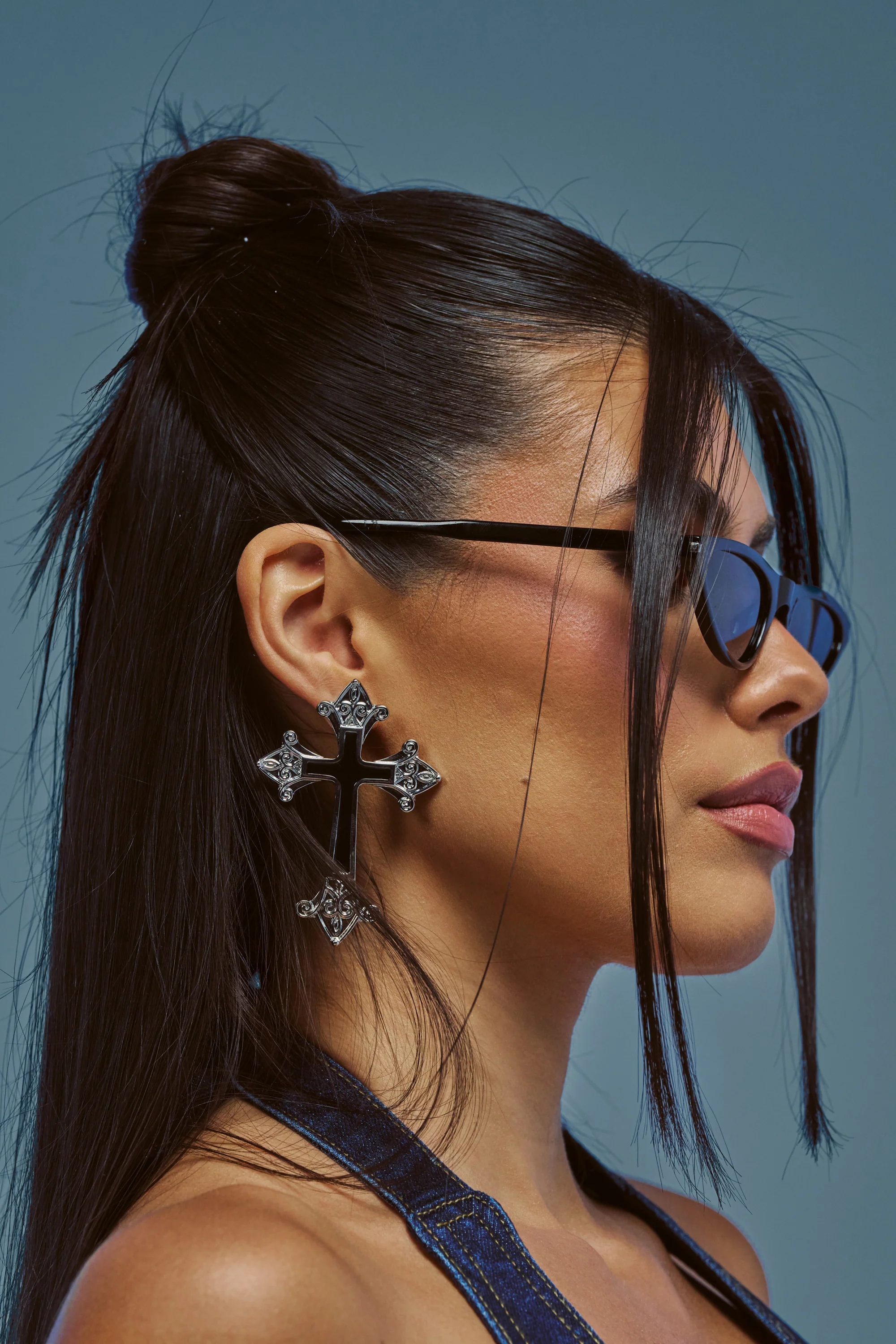 ELITE ENERGY CROSS EARRINGS - Akira Store