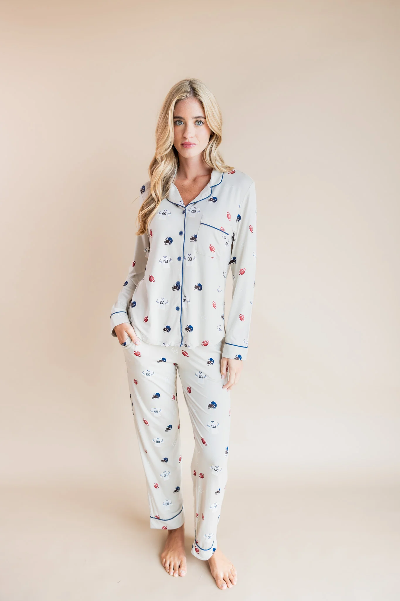 Long-Sleeved Women's Pajama Set in Vintage Football