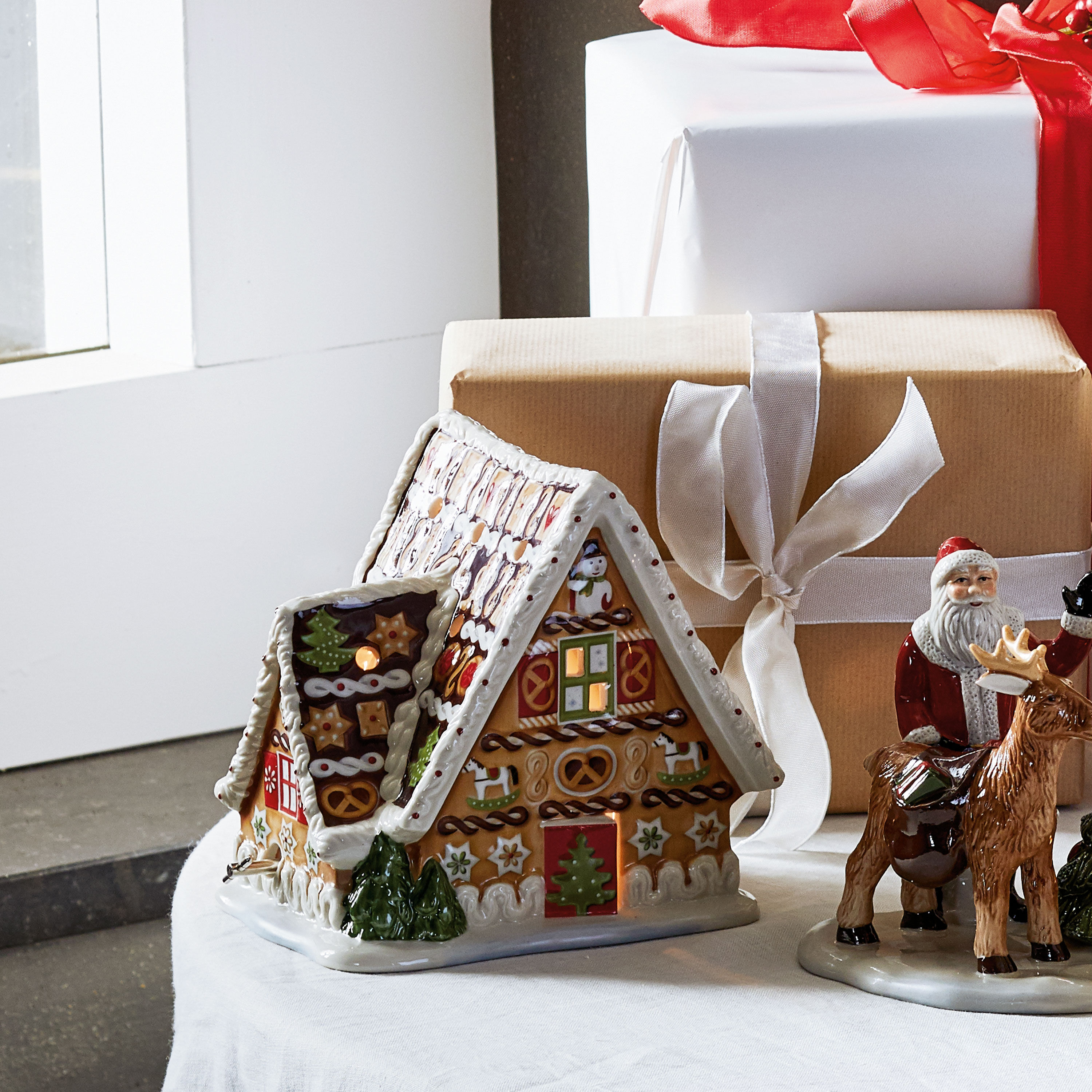Christmas Toy's Christmas music box - Multi-colored, 6.5'' x 5.2'' x 6.3''
