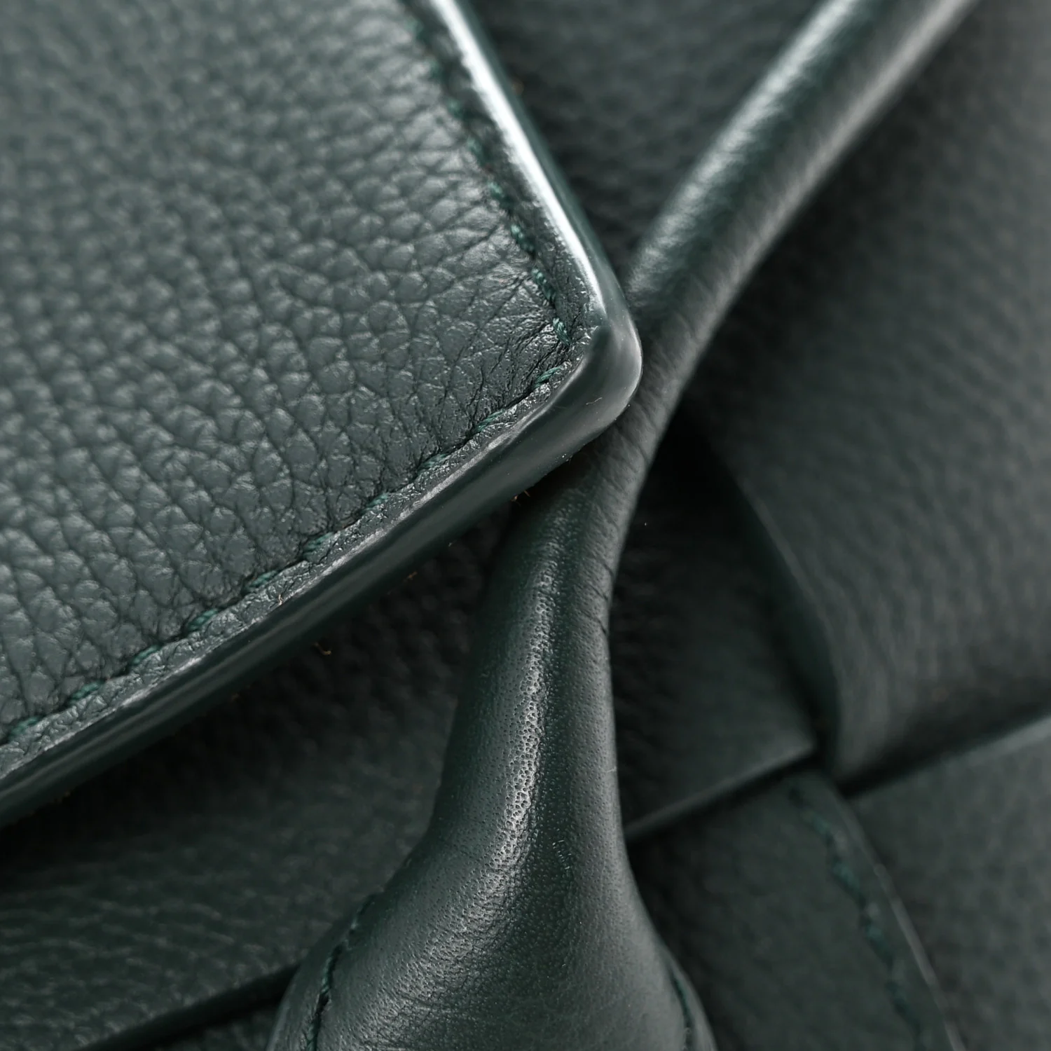 Grained Calfskin Maxi Intrecciato Small Arco Pine Green