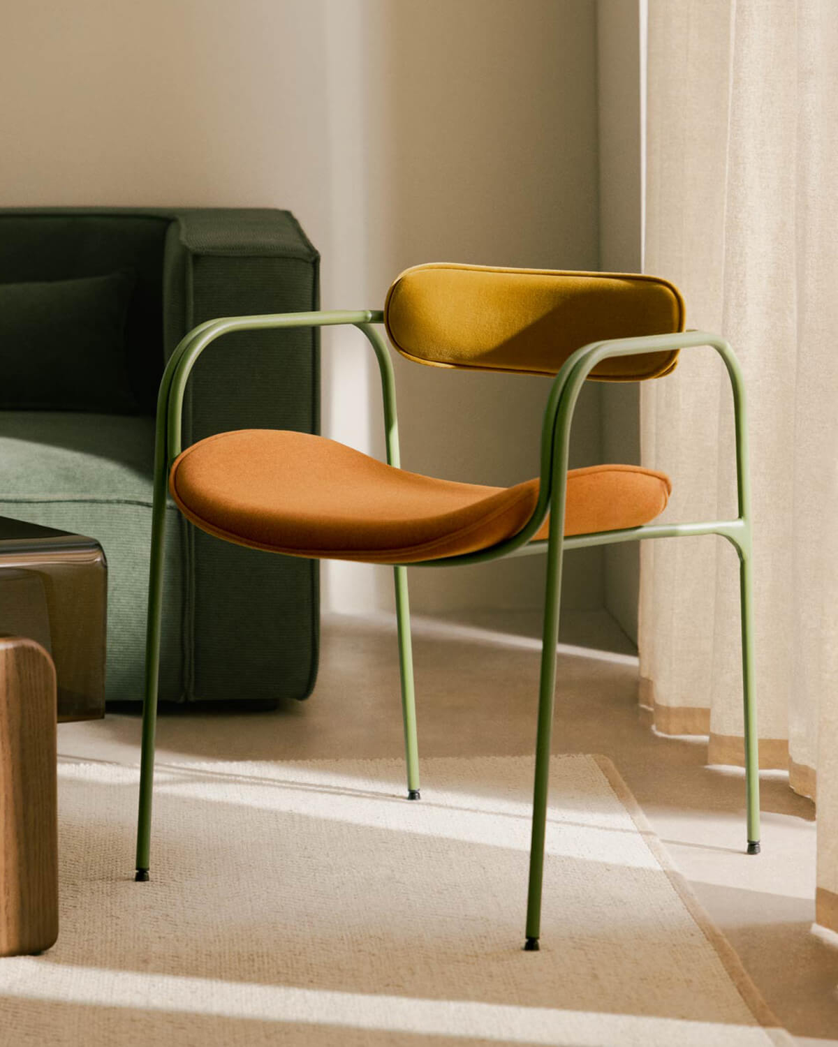 Ilan - Silla de Comedor con Reposabrazos de Terciopelo y Tela Ilan