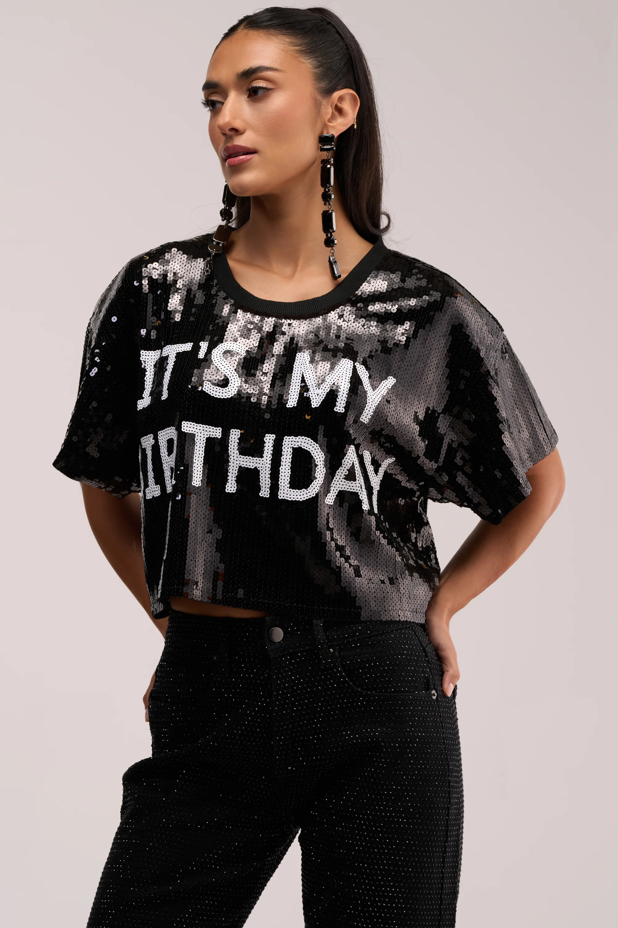 IT'S MY BIRTHDAY SEQUIN T-SHIRT - Akira Store