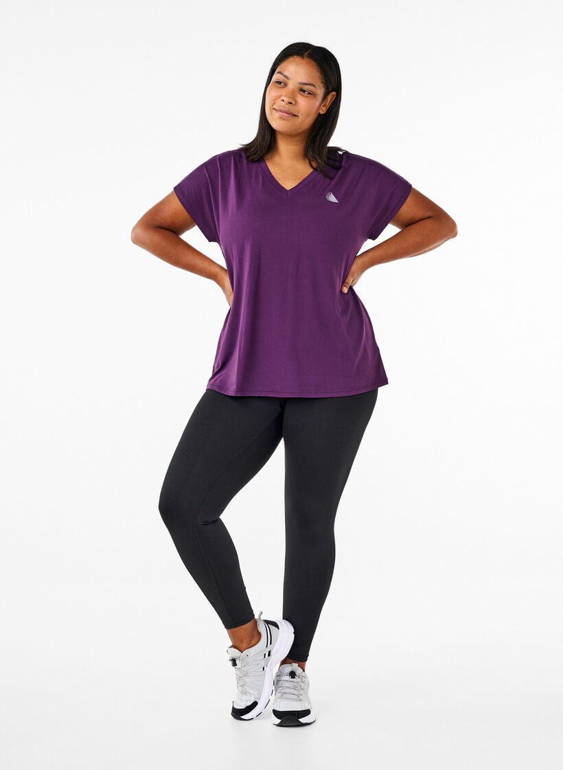 Zizzi Loose training t-shirt with v-neck