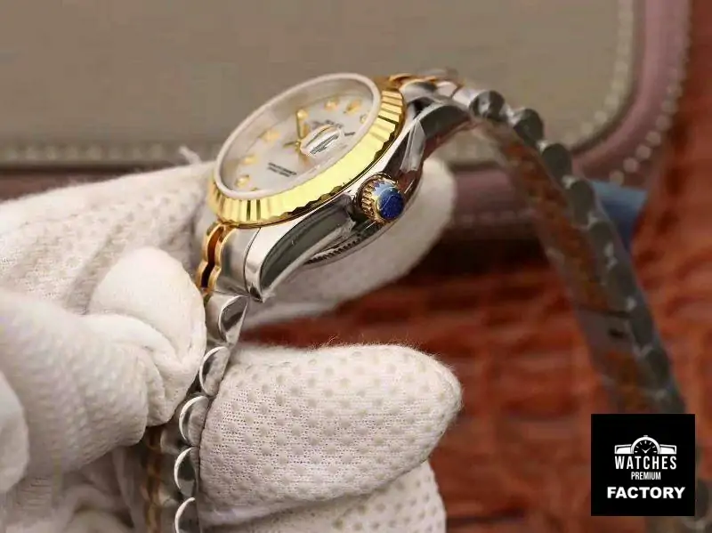 Rolex Lady Datejust 18K Gold 28MM Silver Dial