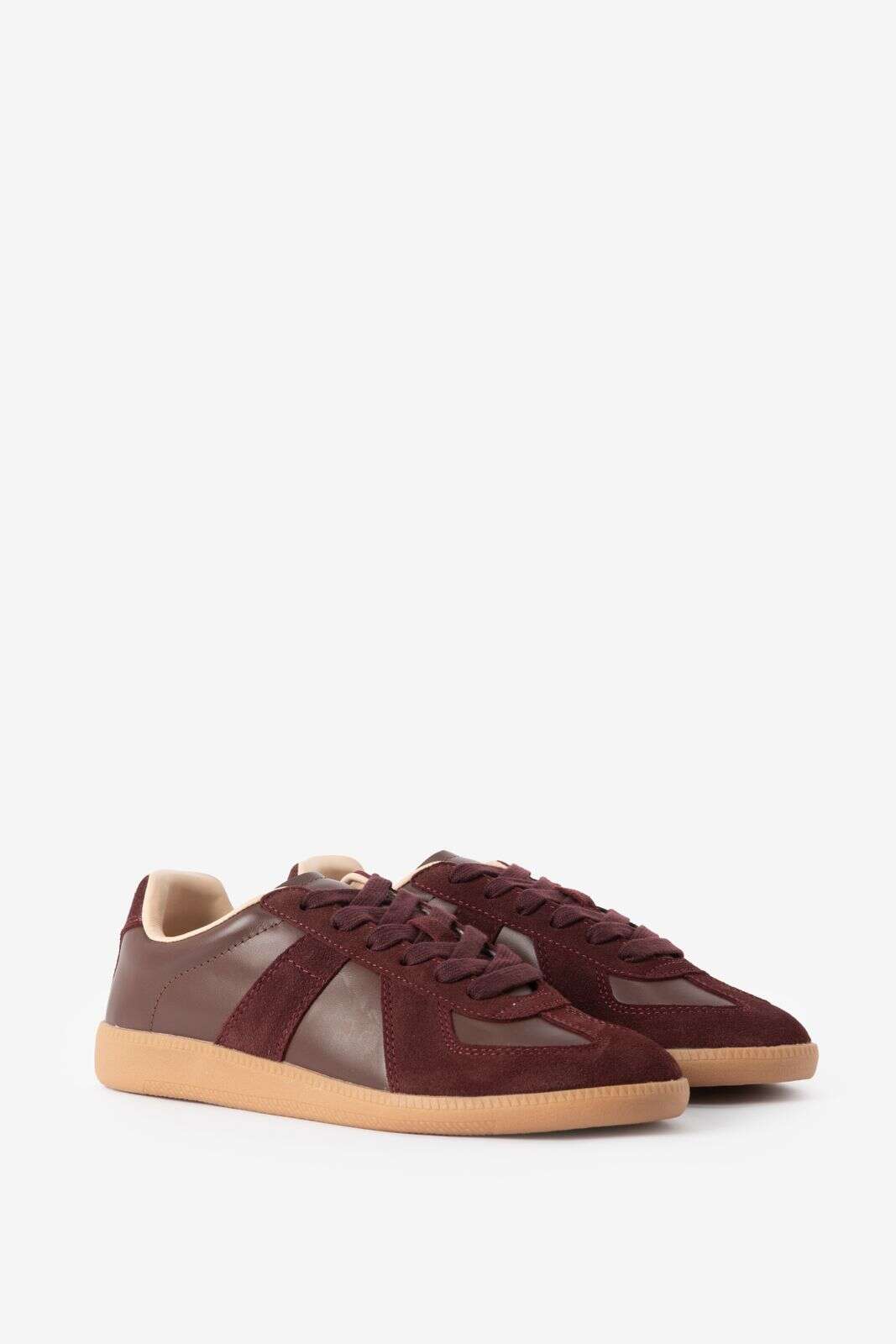 Donkerrode su&egrave;de leren sneakers