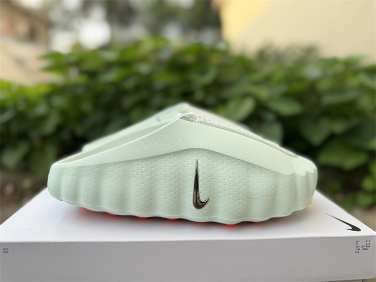 Nike Mind 001