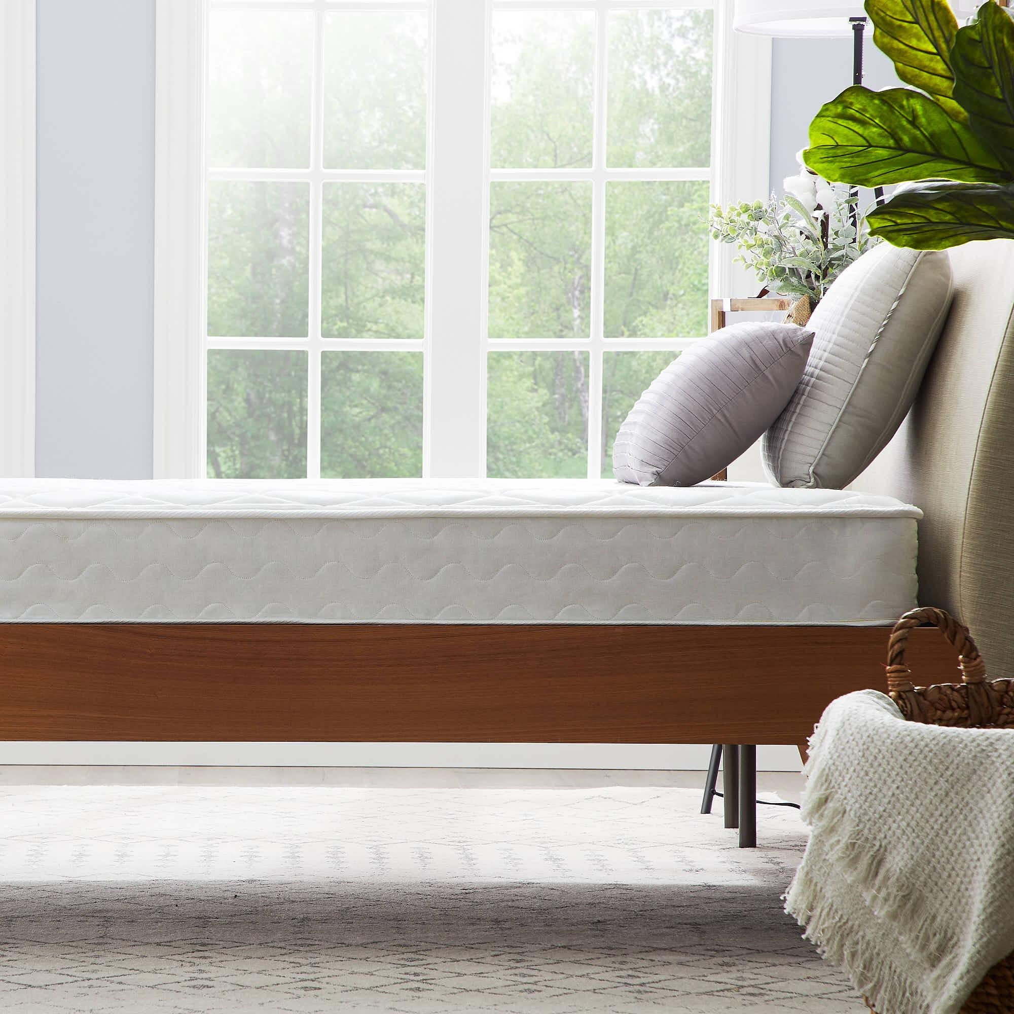 6 Innerspring Coil Mattress. Twin