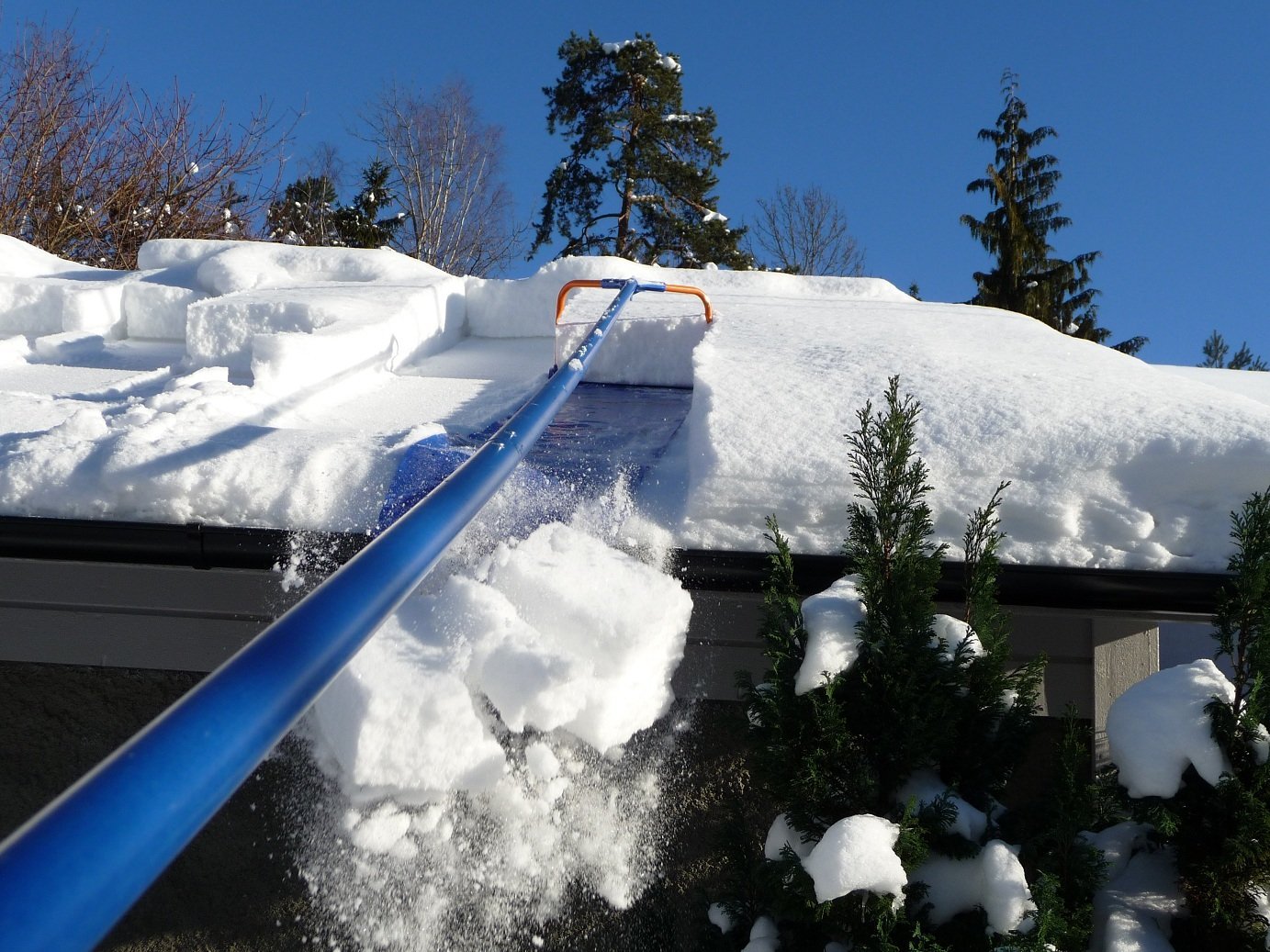Avalanche Original 500 Roof Snow Removal System 17 in by 16 Feet