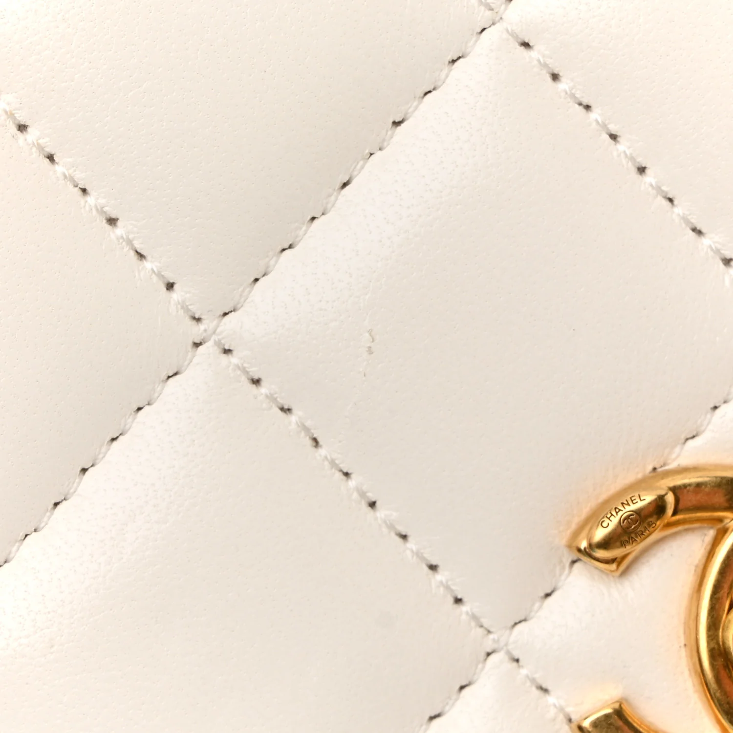 Lambskin Quilted CC Pearl Crush Wallet on Chain WOC White