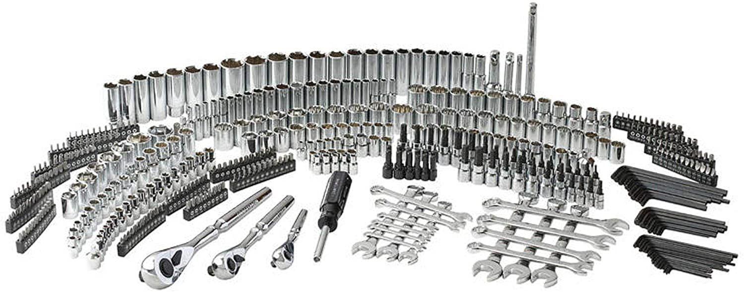 Coffret d'outils de mécanicien Craftsman 450 pièces, comprenant une clé à cliquet, des douilles et des clés à main.