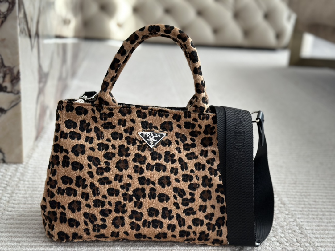Pra new arrival tote bag 006  size:30 * 20cm