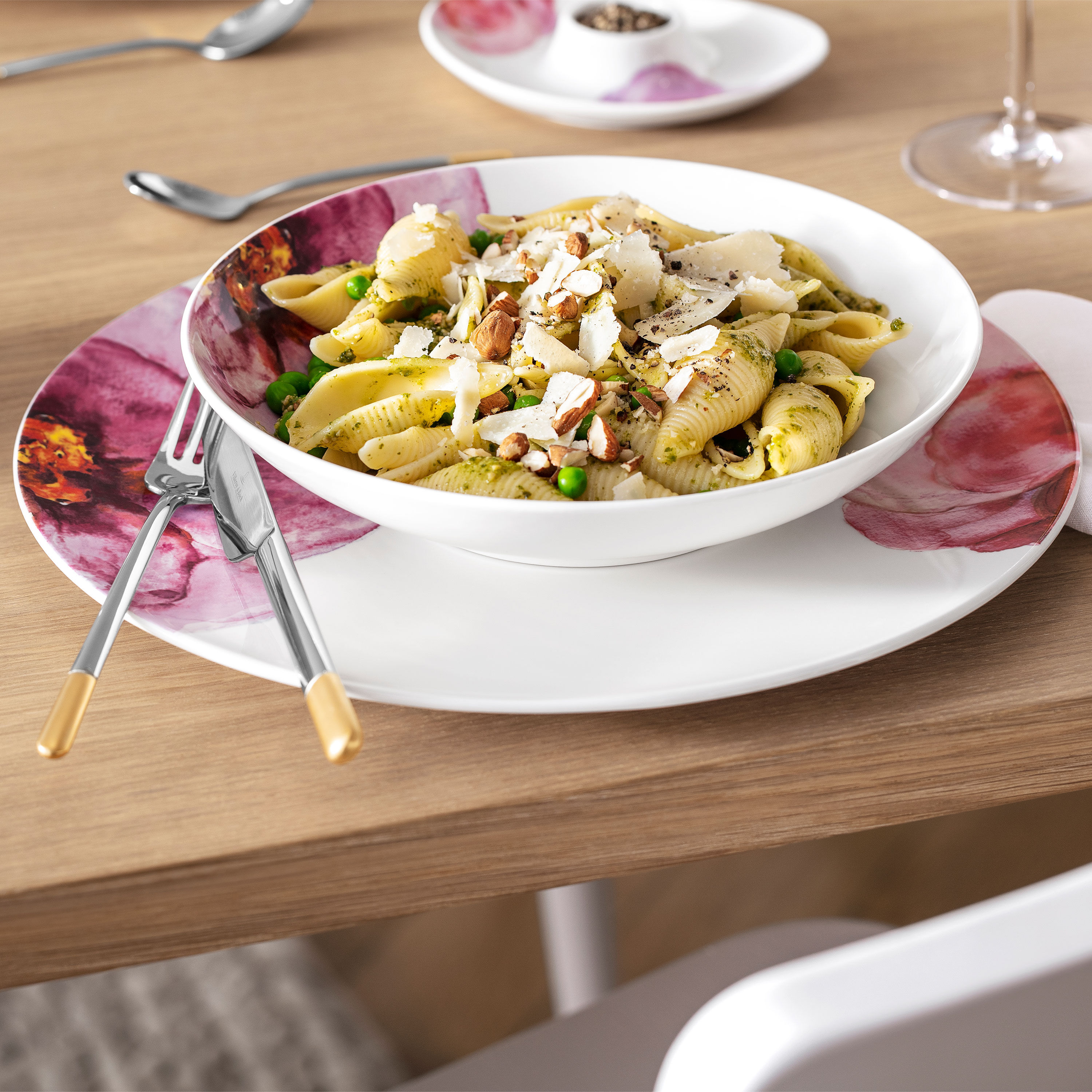 Rose Garden Serving/ Under Plate - Pink, 12.6'' x 12.6'', Premium Porcelain