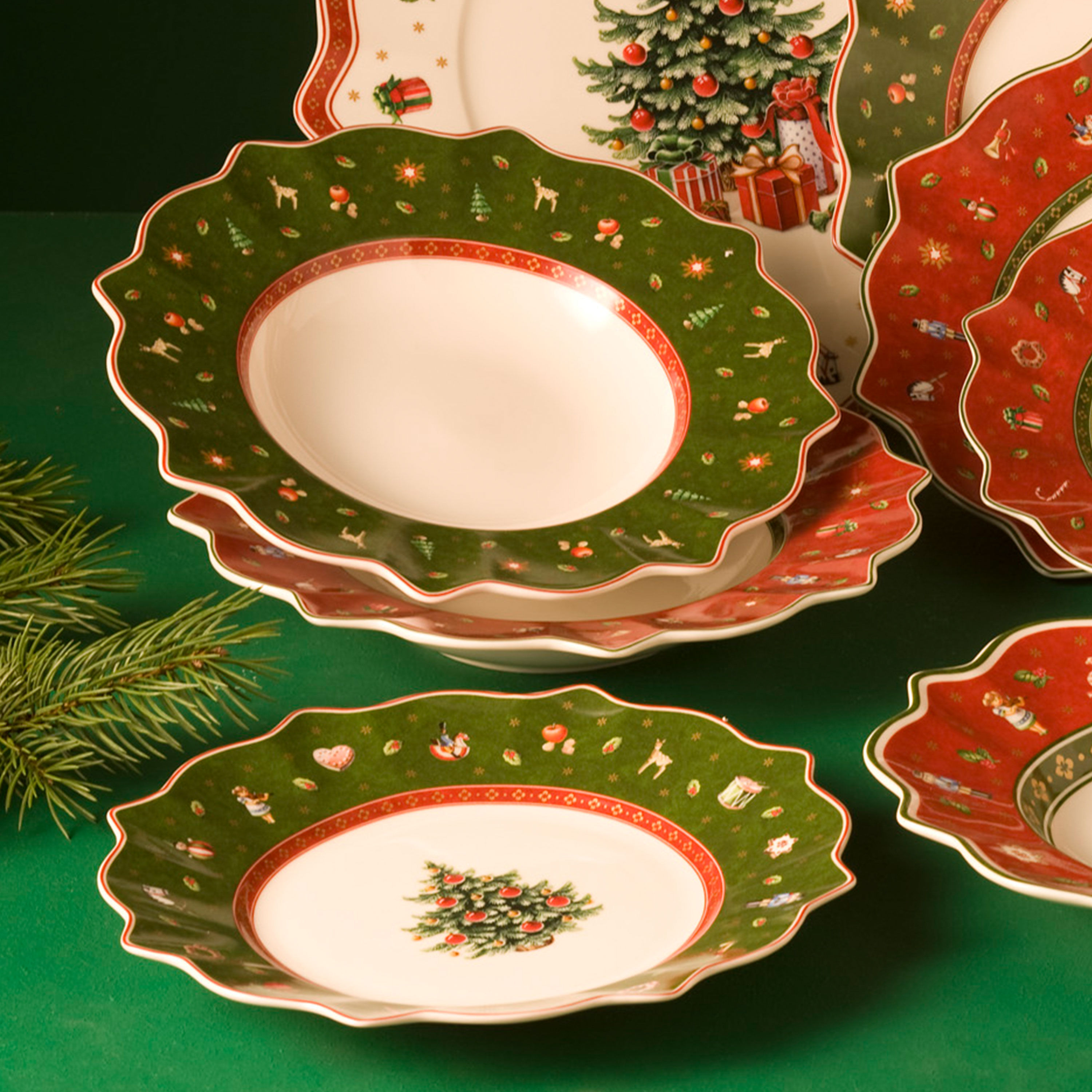 Toy's Delight Salad/ Dessert Plate - Green, 9.7'', Premium Porcelain