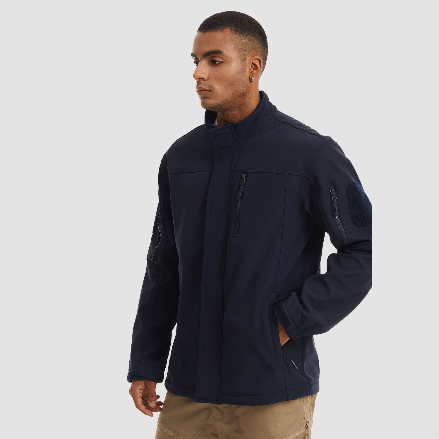 Veste tactique pour homme, imperméable, 6 poches, doublure polaire softshell, idéale pour la randonnée et l'hiver.