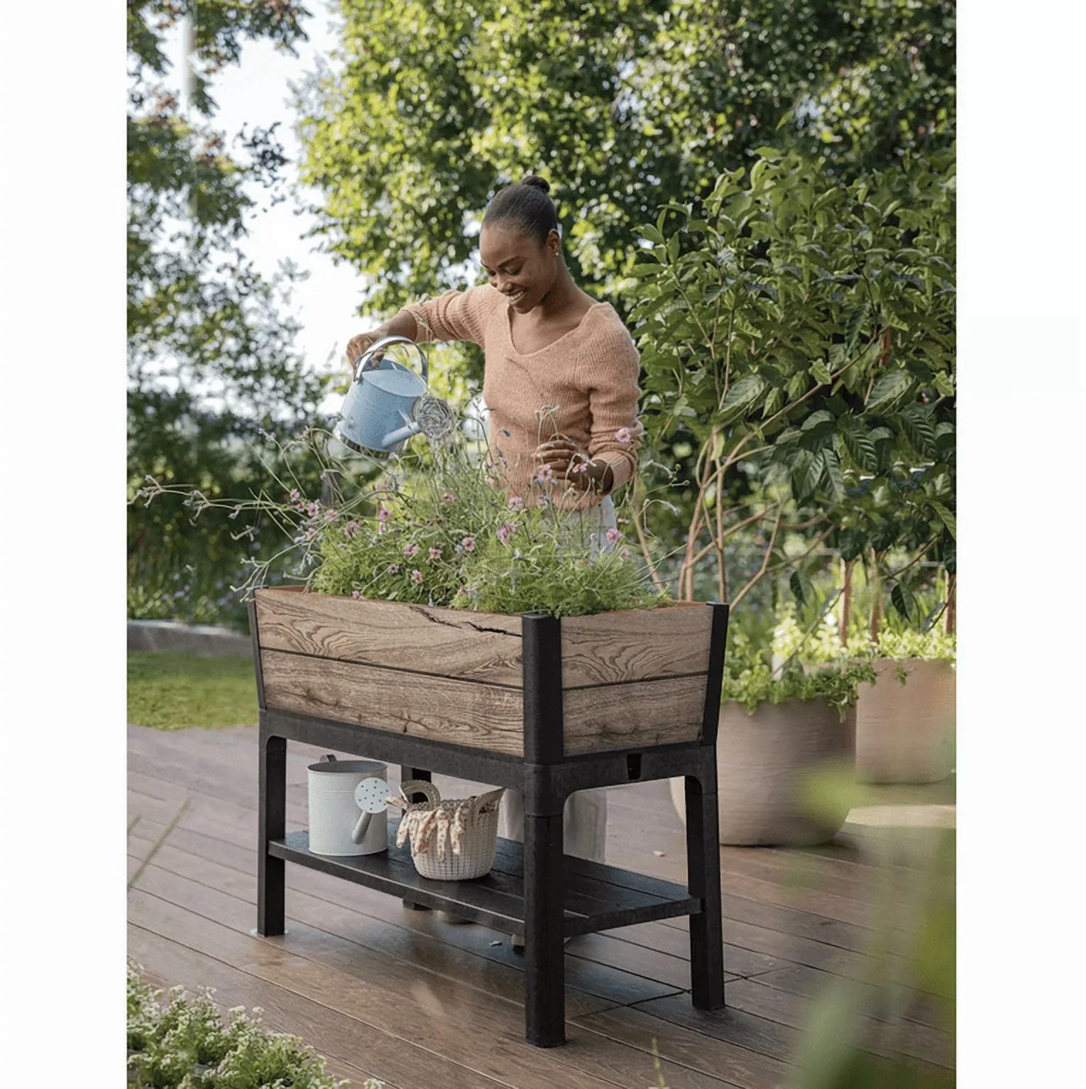 Keter Signature Collection 29 Gal. Resin Elevated Garden Bed