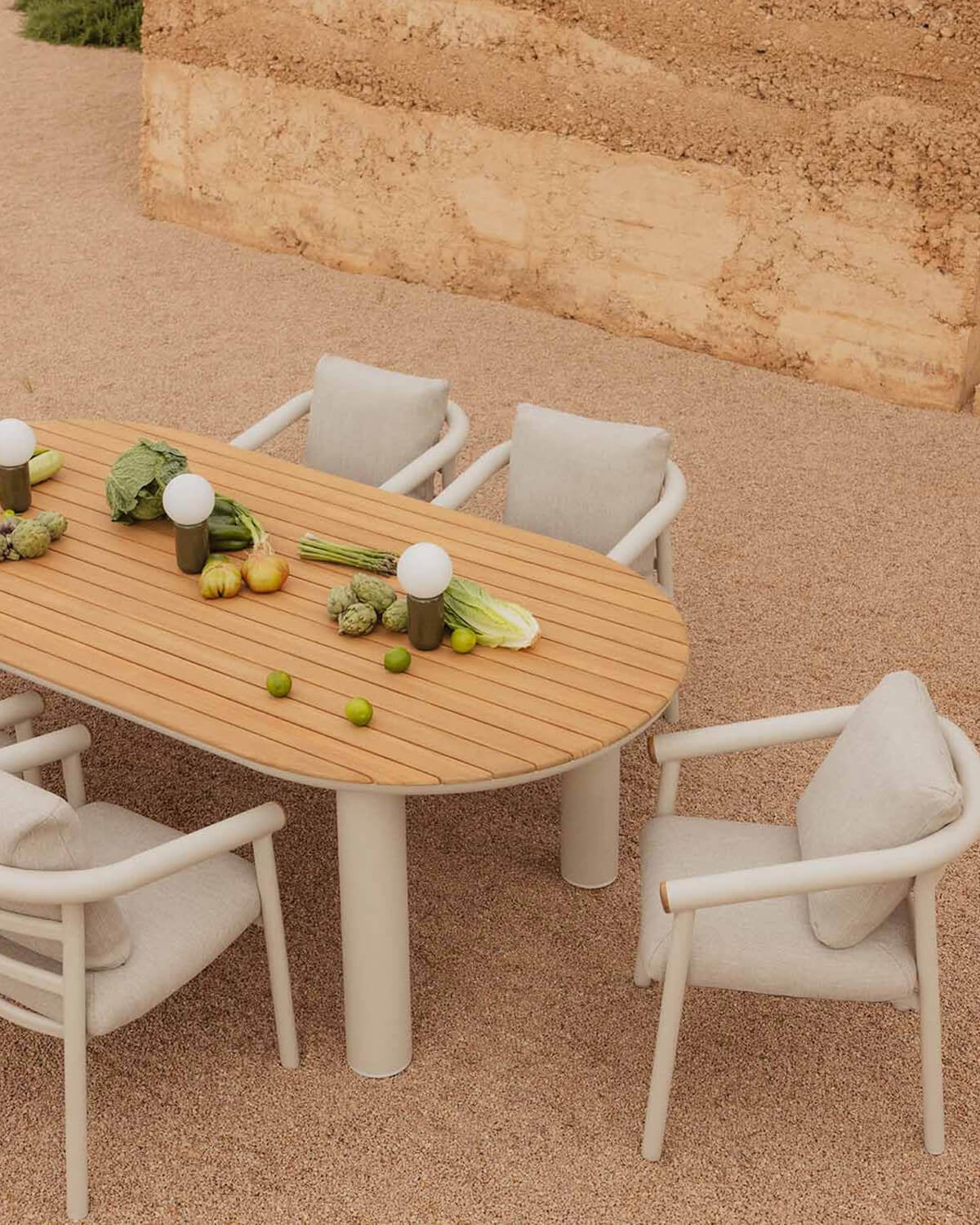 Cheryl - Mesa de Exterior Ovalada de Aluminio y Madera de Teca (240x120 cm) Cheryl