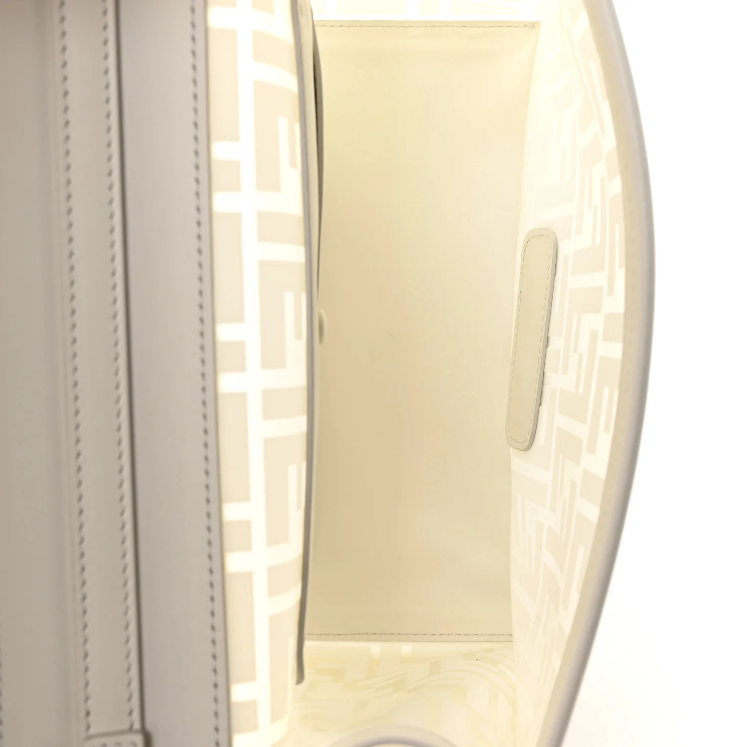 TPU FF Vitello Century F is Fendi Kan I Shoulder Bag White