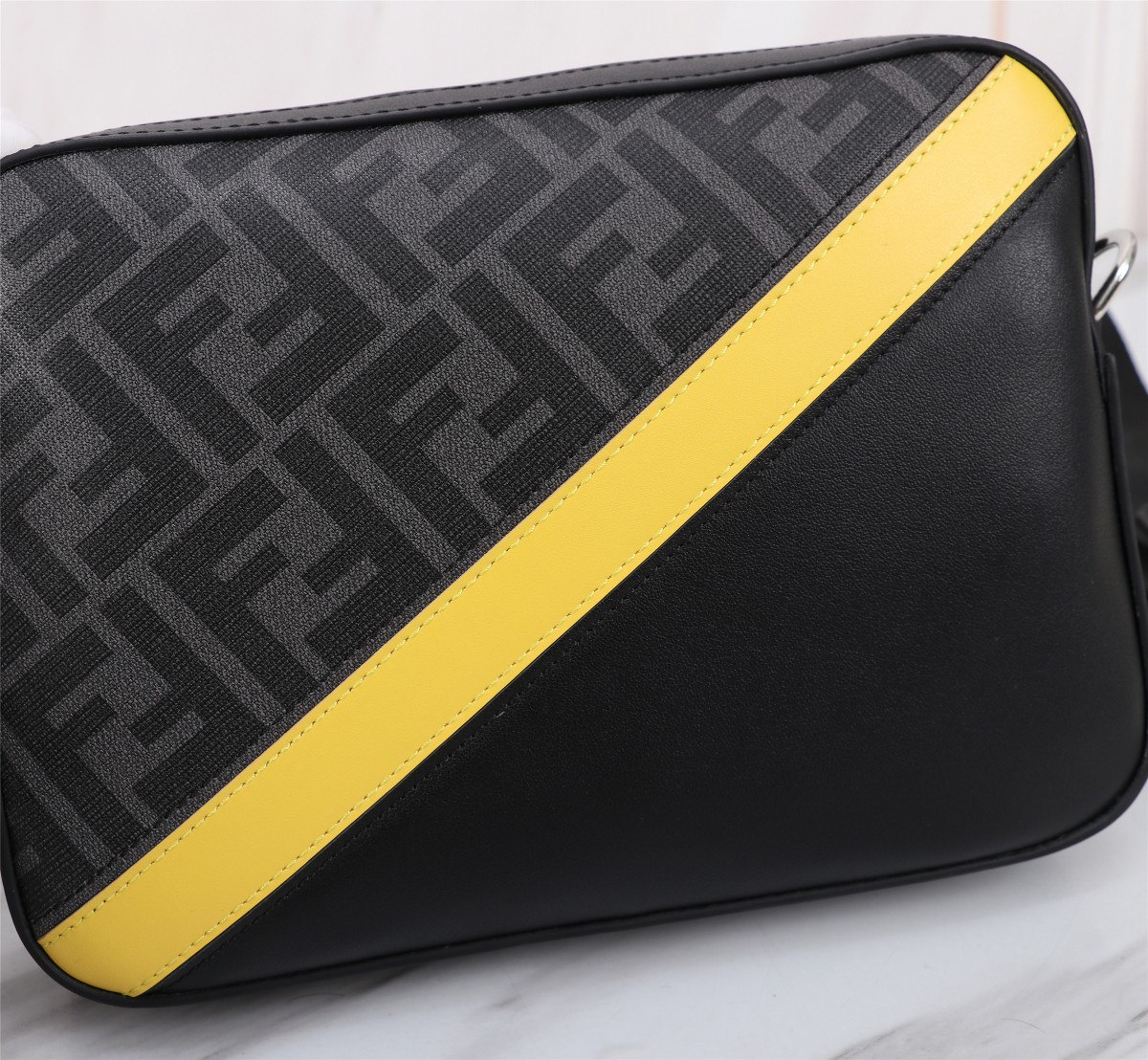Fen pouch men bag size :23�?6�? cm