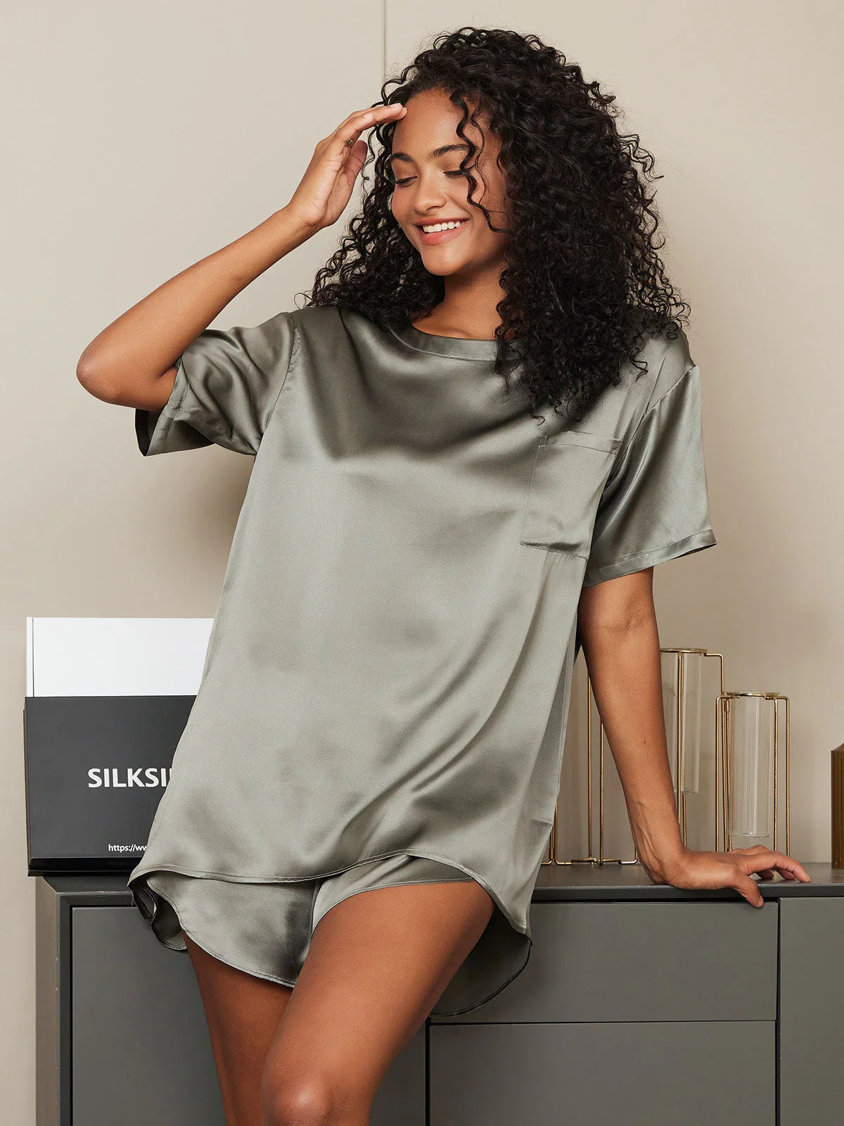 Pure Silk Short Sleeve Round Neck Women's Pajamas Set