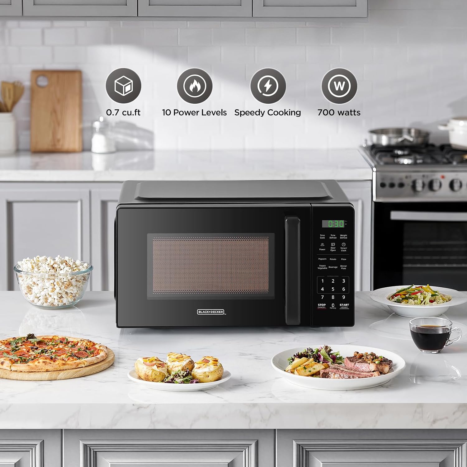 BLACK+DECKER Countertop Microwave Oven 0.7 Cu.Ft, 700W, Child Safety, Black