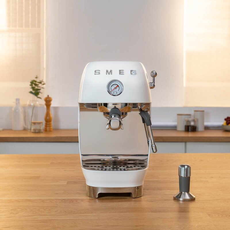 Manuell espressomaskin med Cold Brew ECF03 hvit