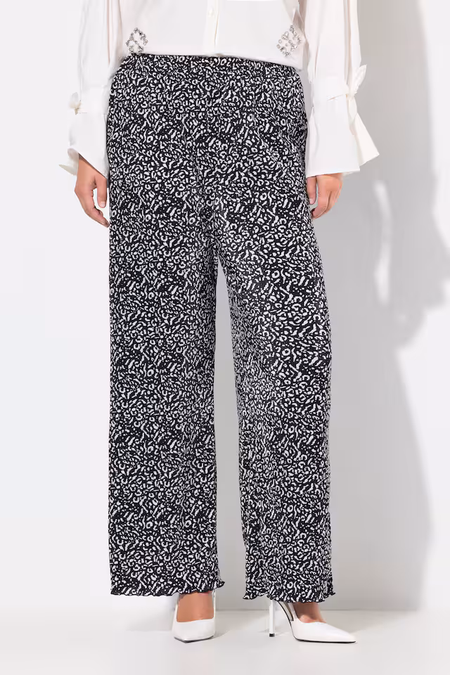 Pleated wide-leg pants