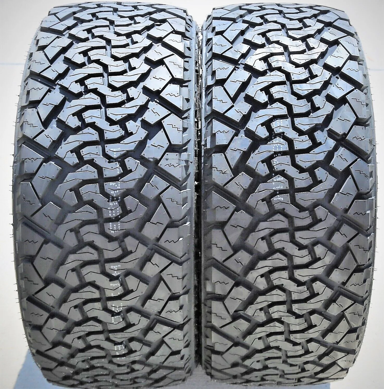 Venom Power Terra Hunter X/T 285/45R22 114T XL Extreme Terrain Tire