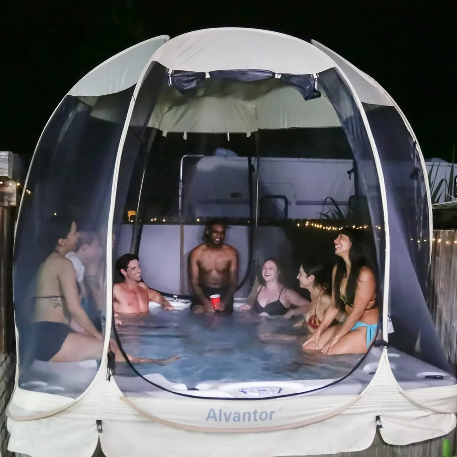 Gazebo moustiquaire pouvant accueillir 6, 10 ou 15 personnes. Tente de style igloo avec moustiquaire latérale. Idéal