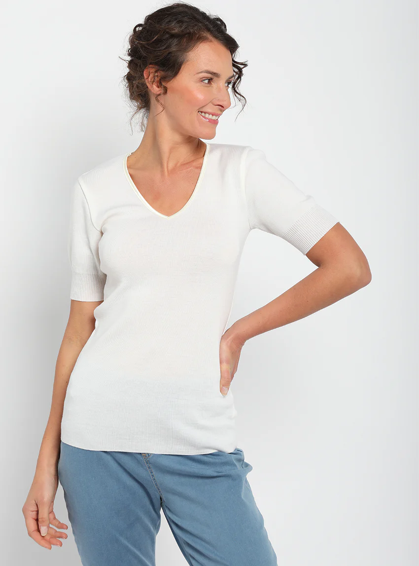 Tee-shirt femme encolure V en laine merinos blanc naturel