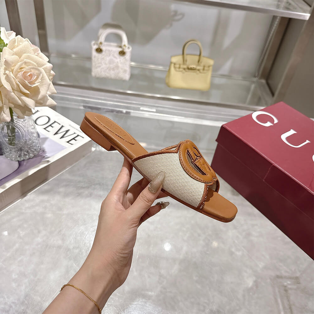 GUCCI Women s Interlocking G slide sandal