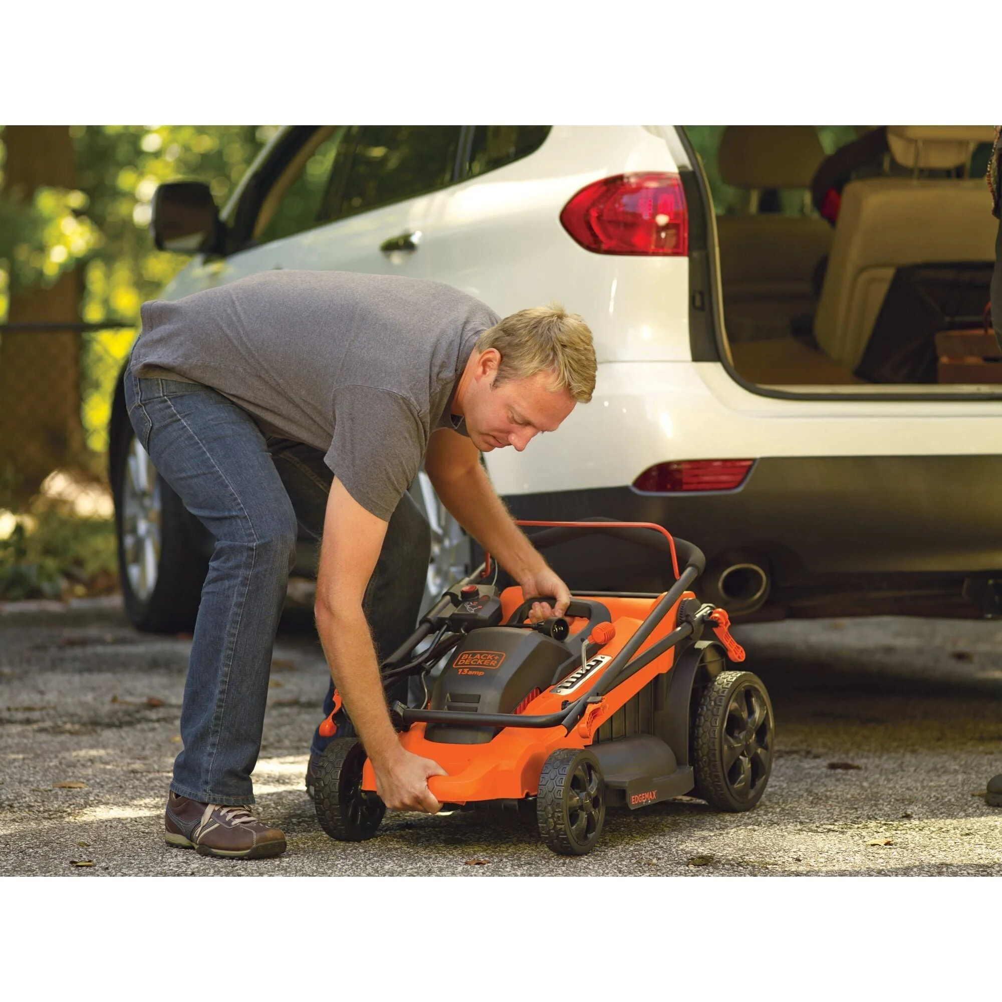 40V MAX* Cordless Lawn Mower with Battery and Charger Included, (CM2043C)(7" x 10") - Image 6