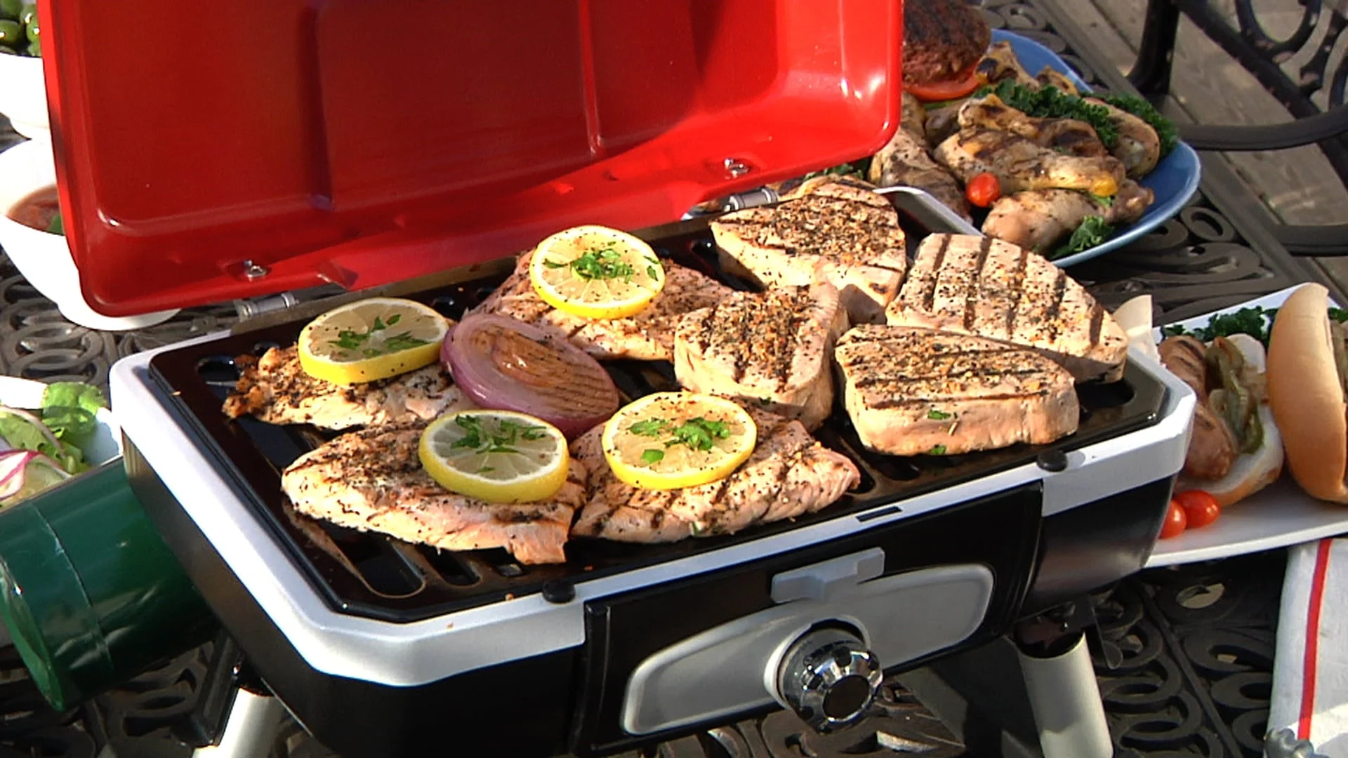 Petite Gourmet Portable Tabletop Gas Grill - Image 8