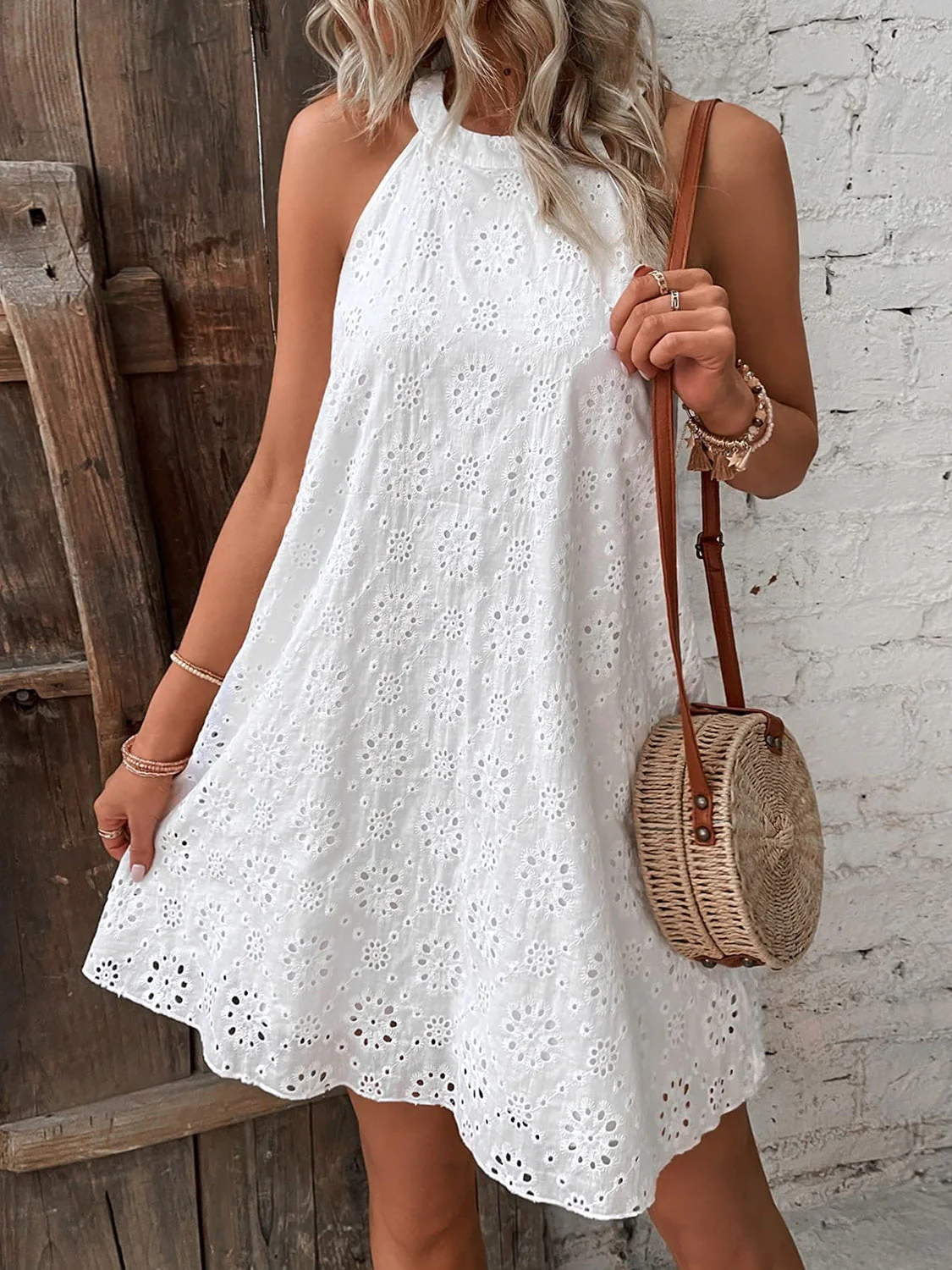 Sophie Paris | Robe Mini à Col Grec en Oeillet avec Coupe Flatteuse