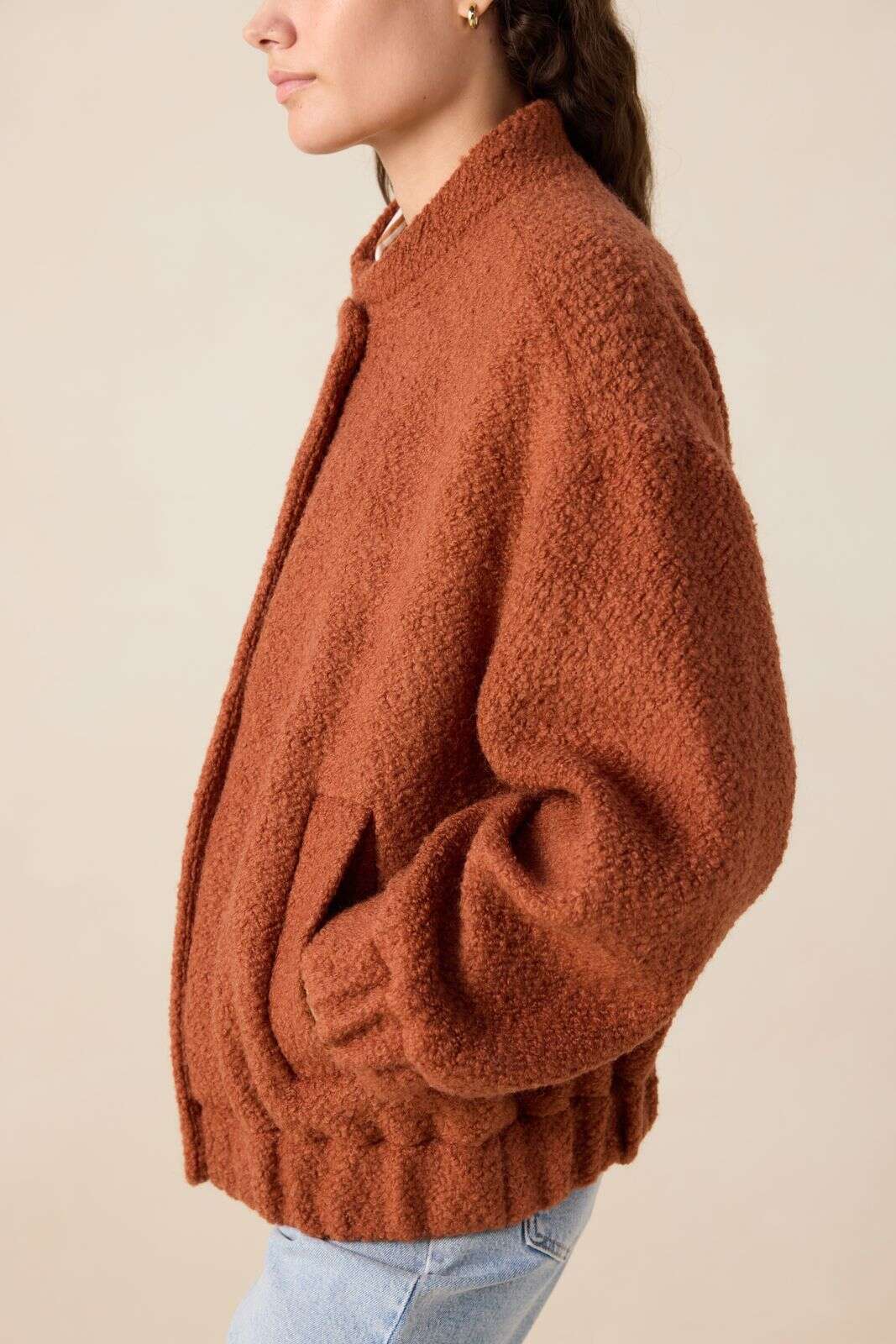 Bruine wollen boucl&eacute; jas