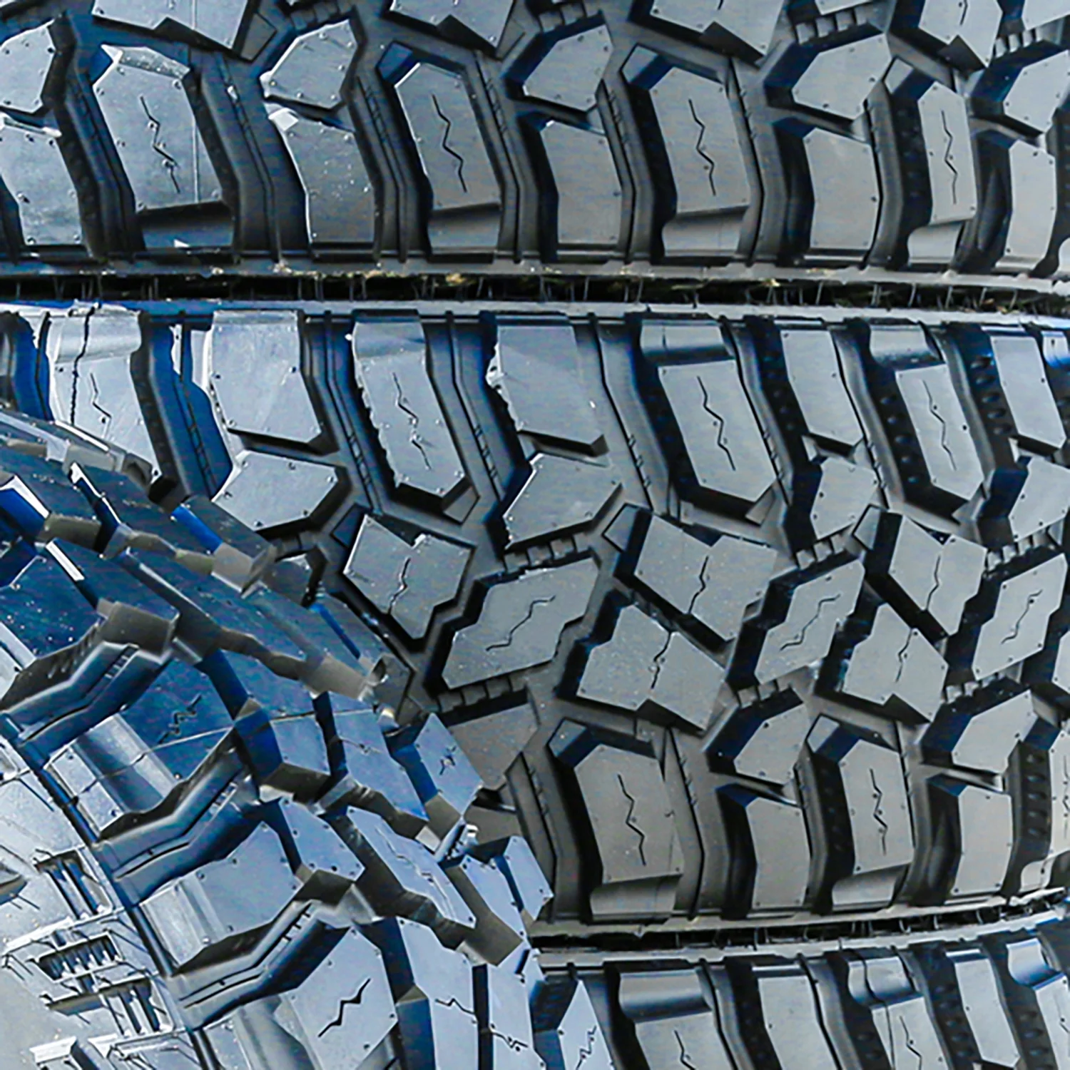Set of 4 Cooper Discoverer STT Pro 315/70R17 121/118Q E 10 Ply M/T Mud Light Truck Tires