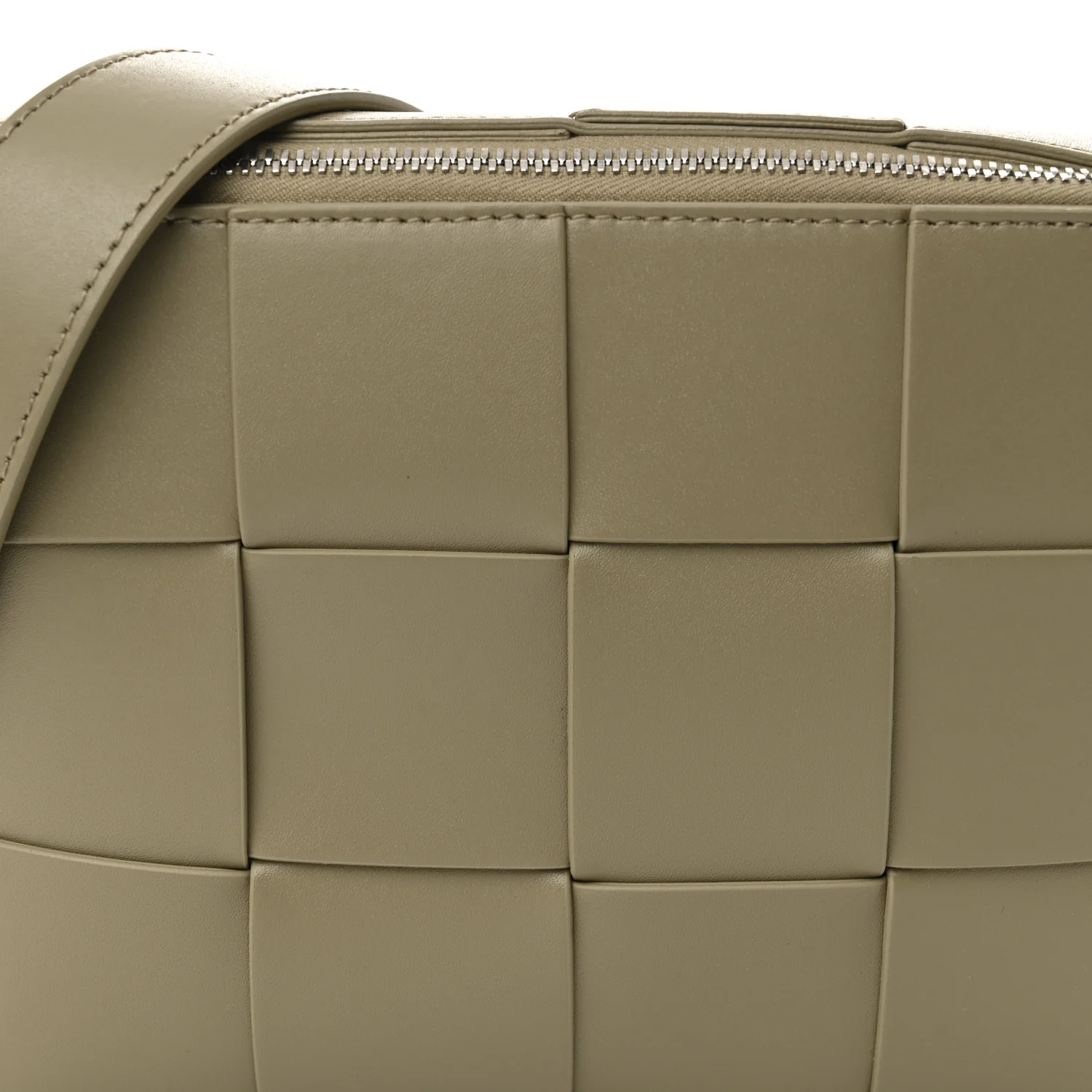 Lambskin Maxi Intrecciato Cassette Camera Bag Travertine