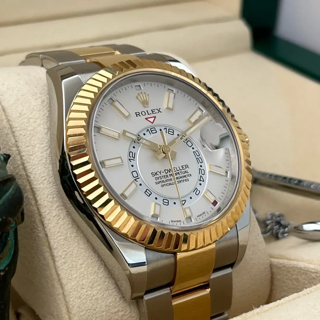 ROLEXロレックスの機械式時計 スカイドゥエラー 42MM時計