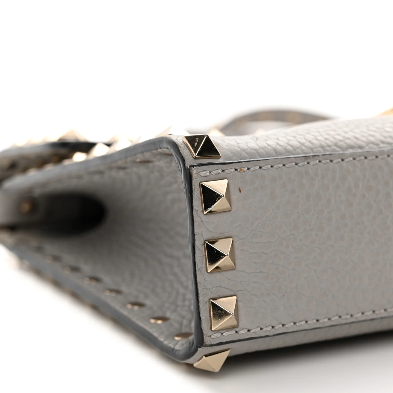 Pebbled Calfskin Medium Rockstud Flip Lock Crossbody Bag Pastel Grey