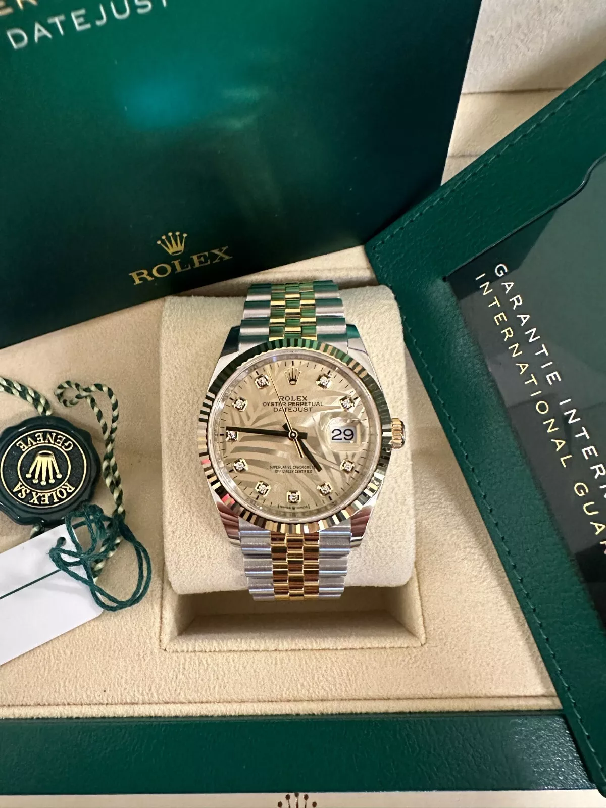 [Super Clone]RLX  Datejust 36mm 126233-0043 Champagne Palm Motif Diamond Dial and Jubilee Bracelet Watch