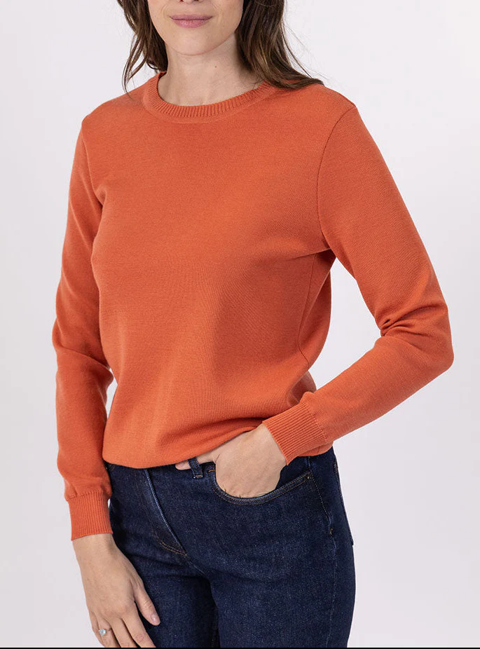 Pull femme en laine mérinos col rond orange tendre