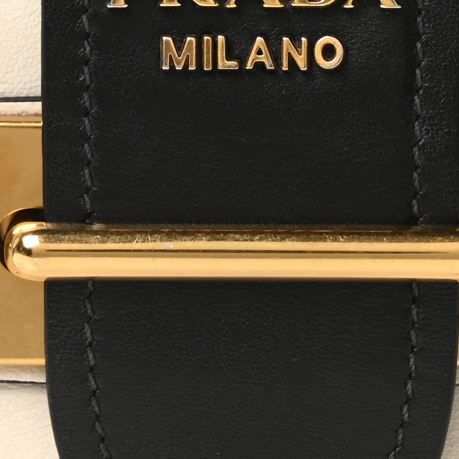 City Calf Saffiano Cahier Bag Talco Black