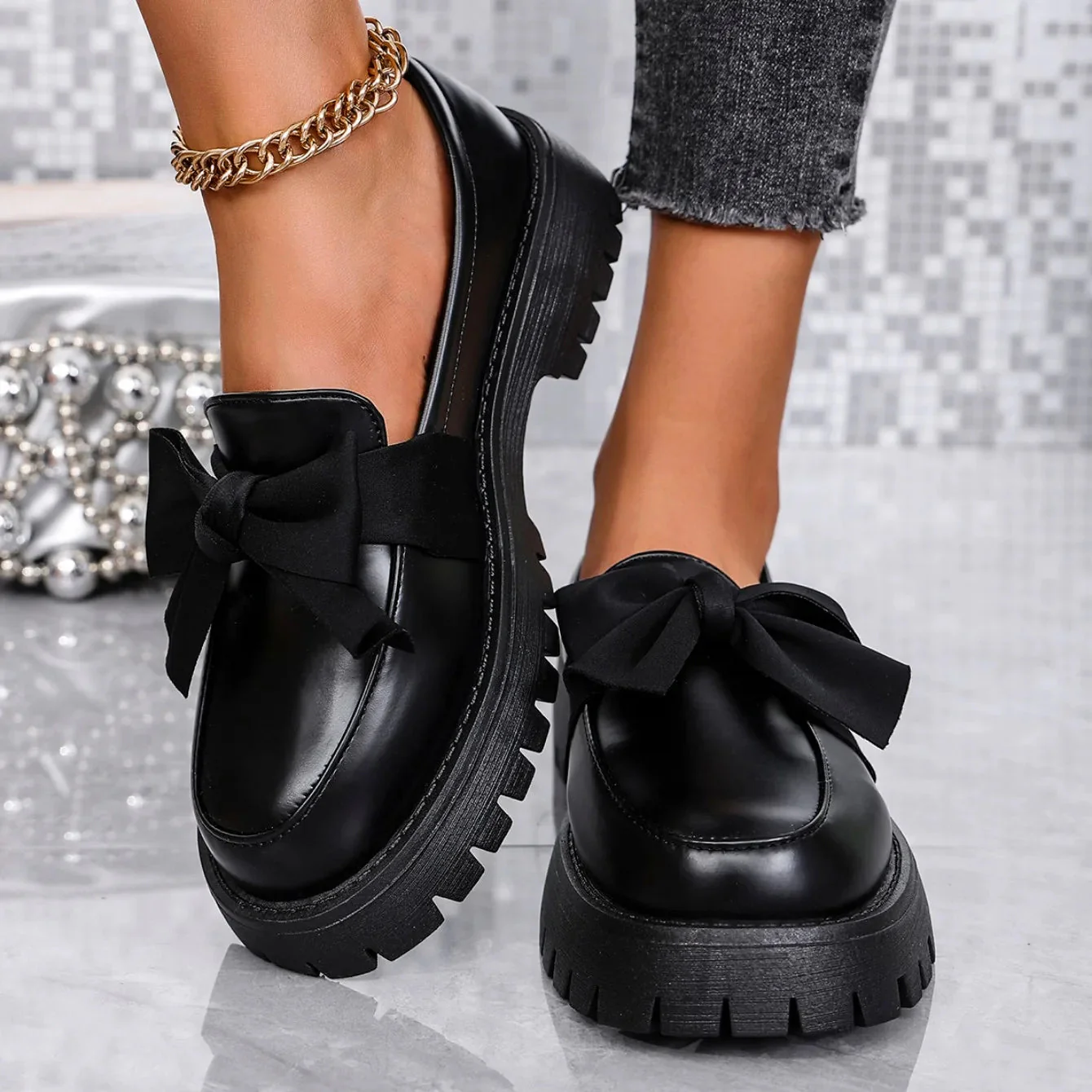 Mathilde | Mocassins en cuir verni épais