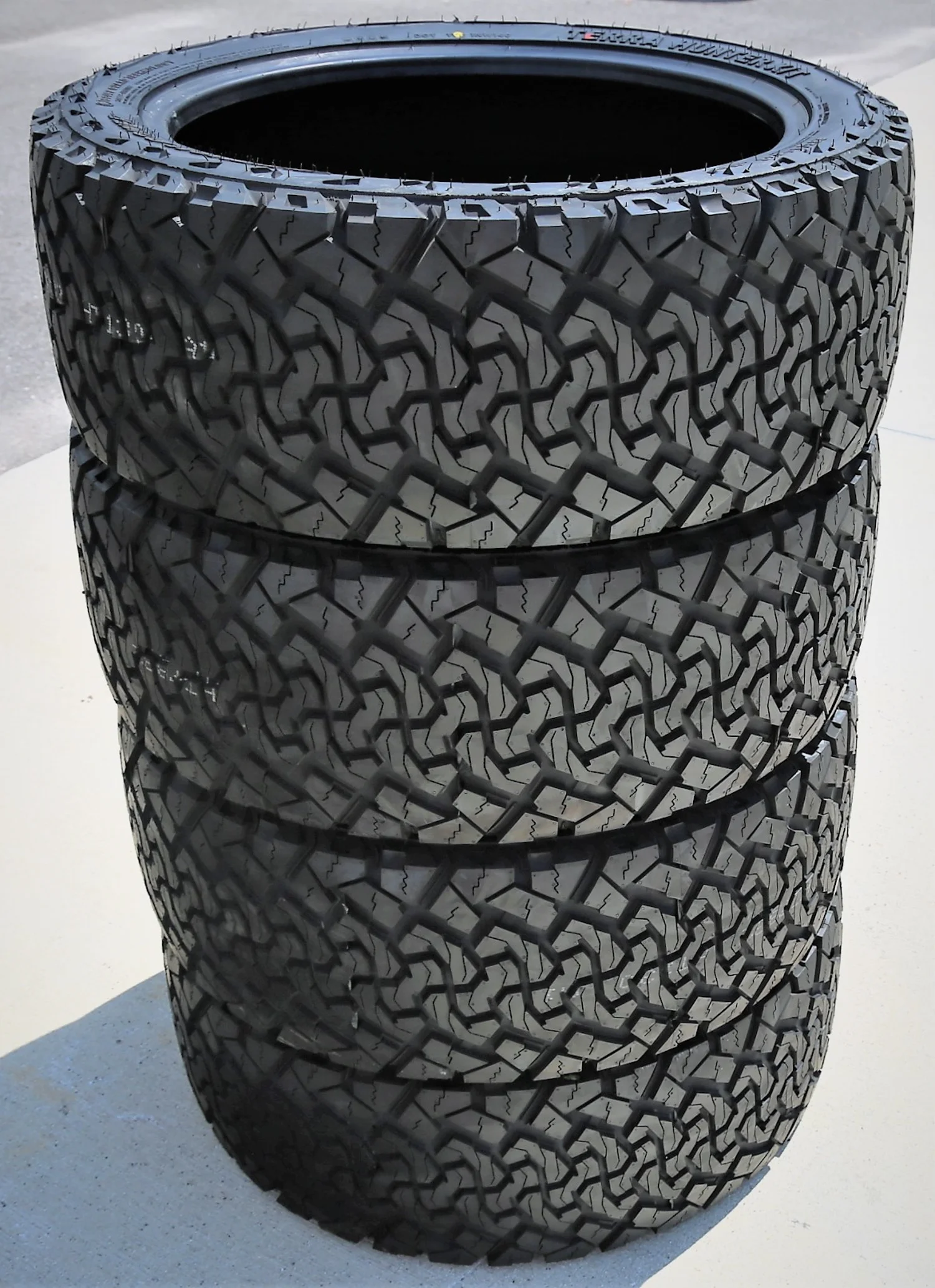 Venom Power Terra Hunter X/T 285/45R22 114T XL Extreme Terrain Tire