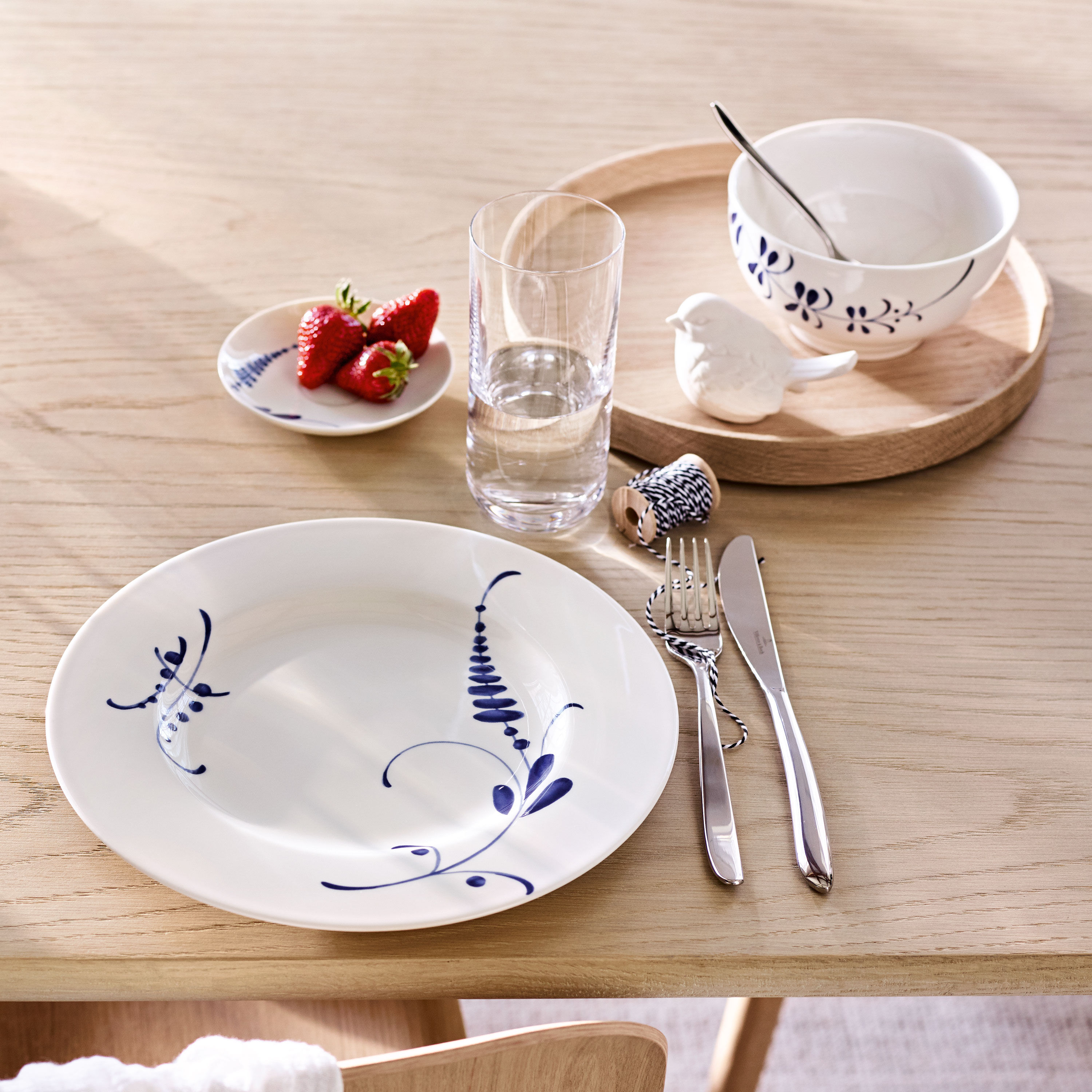 Vieux Luxembourg Dinner plate - White, 10.7'', Premium Porcelain