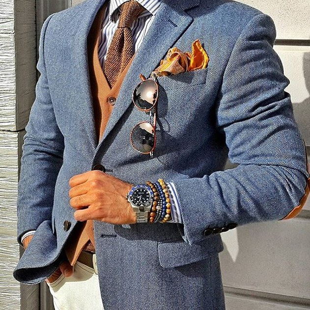 Blazer uni à poche OK Business, revers cranté et boutonnage simple.