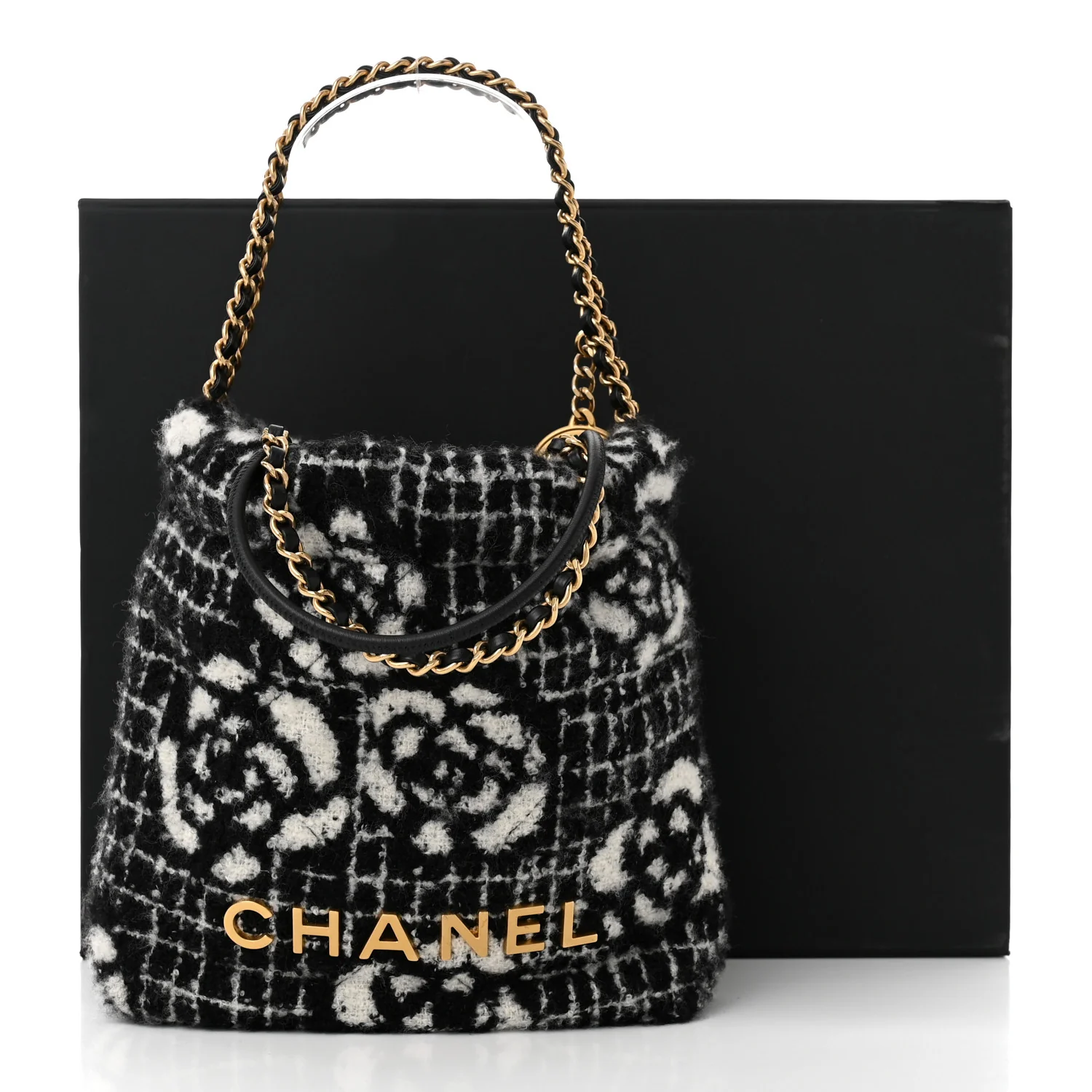 Cashmere Mini Chanel 22 Black White