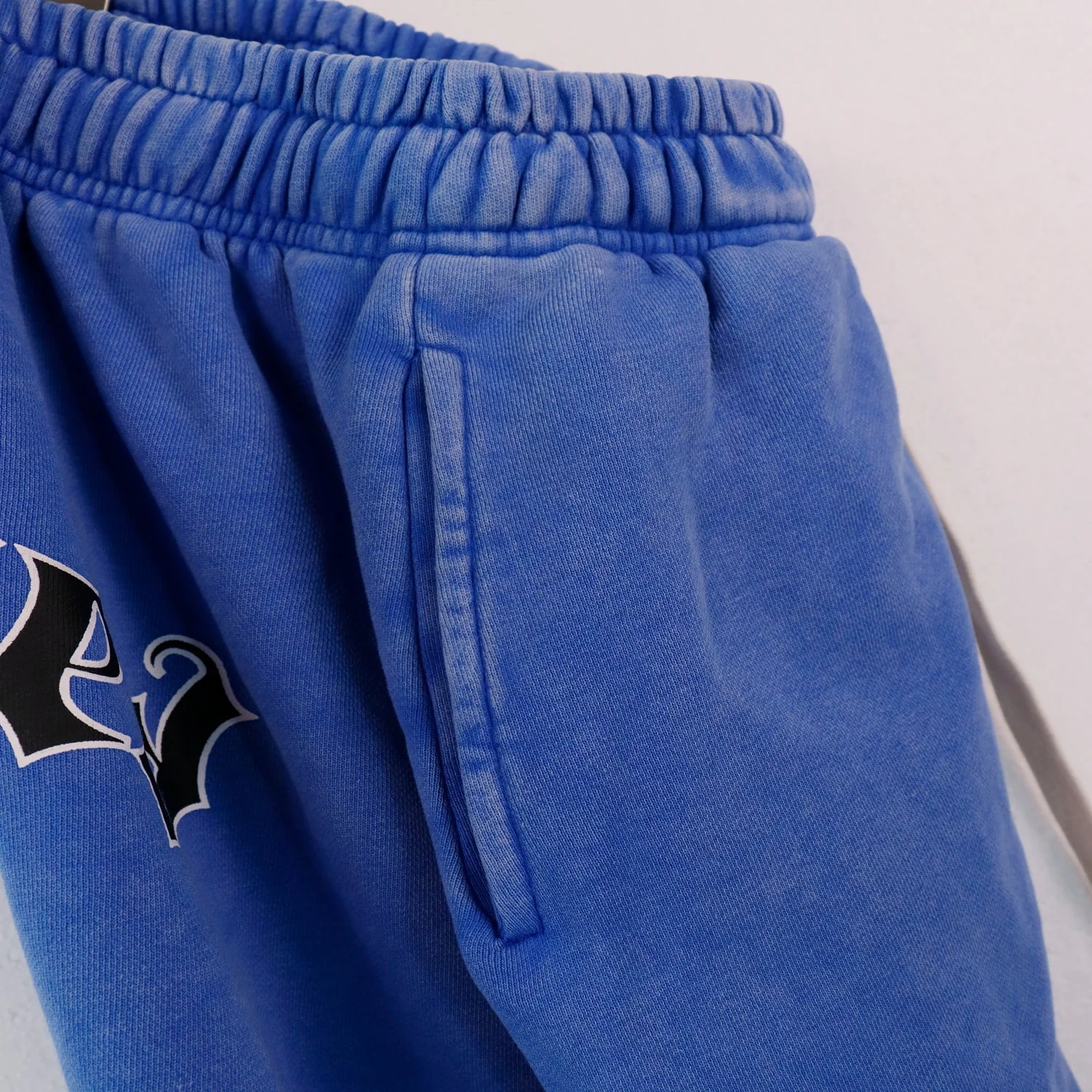 NEW Shorts 8679